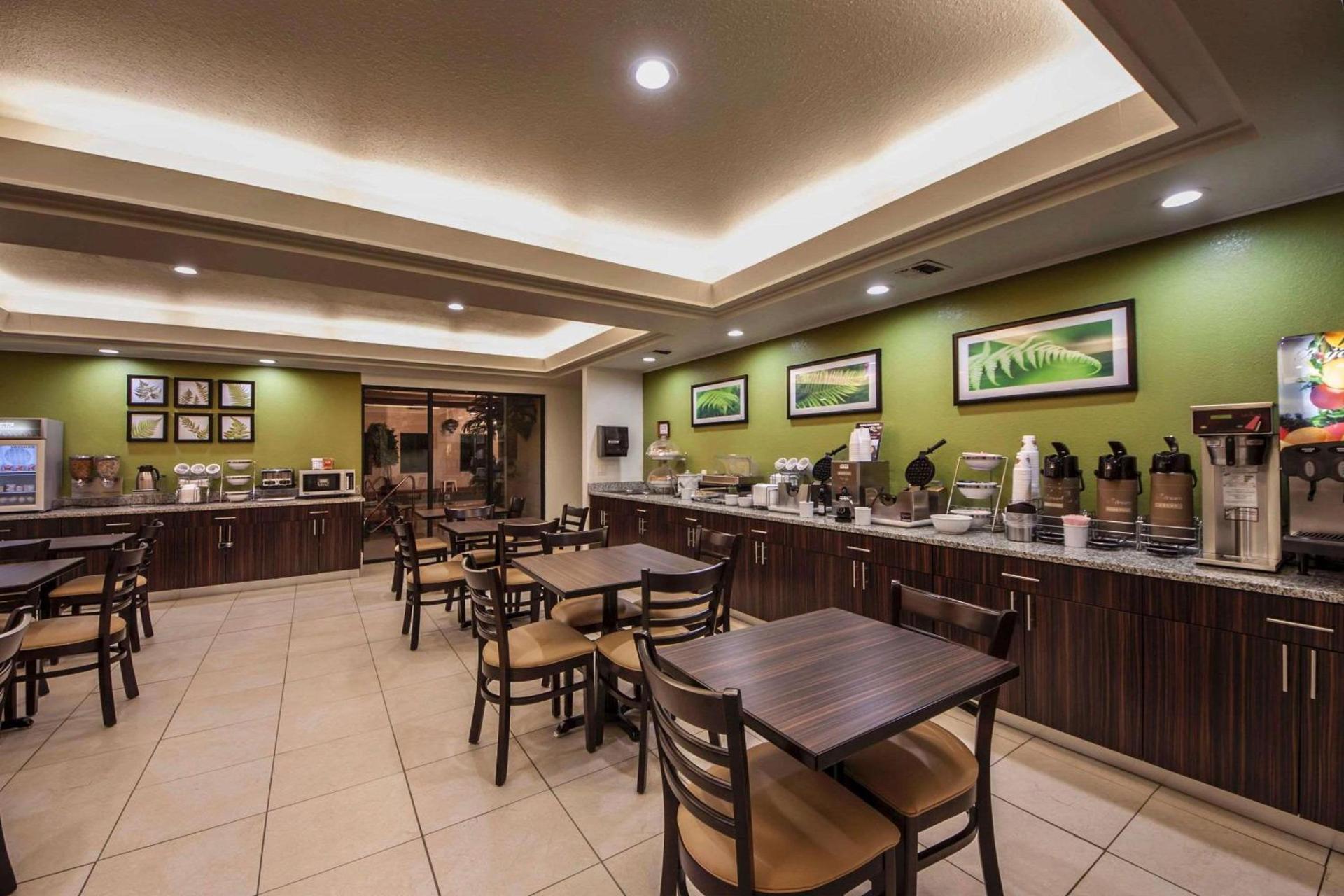 Sleep Inn & Suites Tulsa Central I-44 photo 20