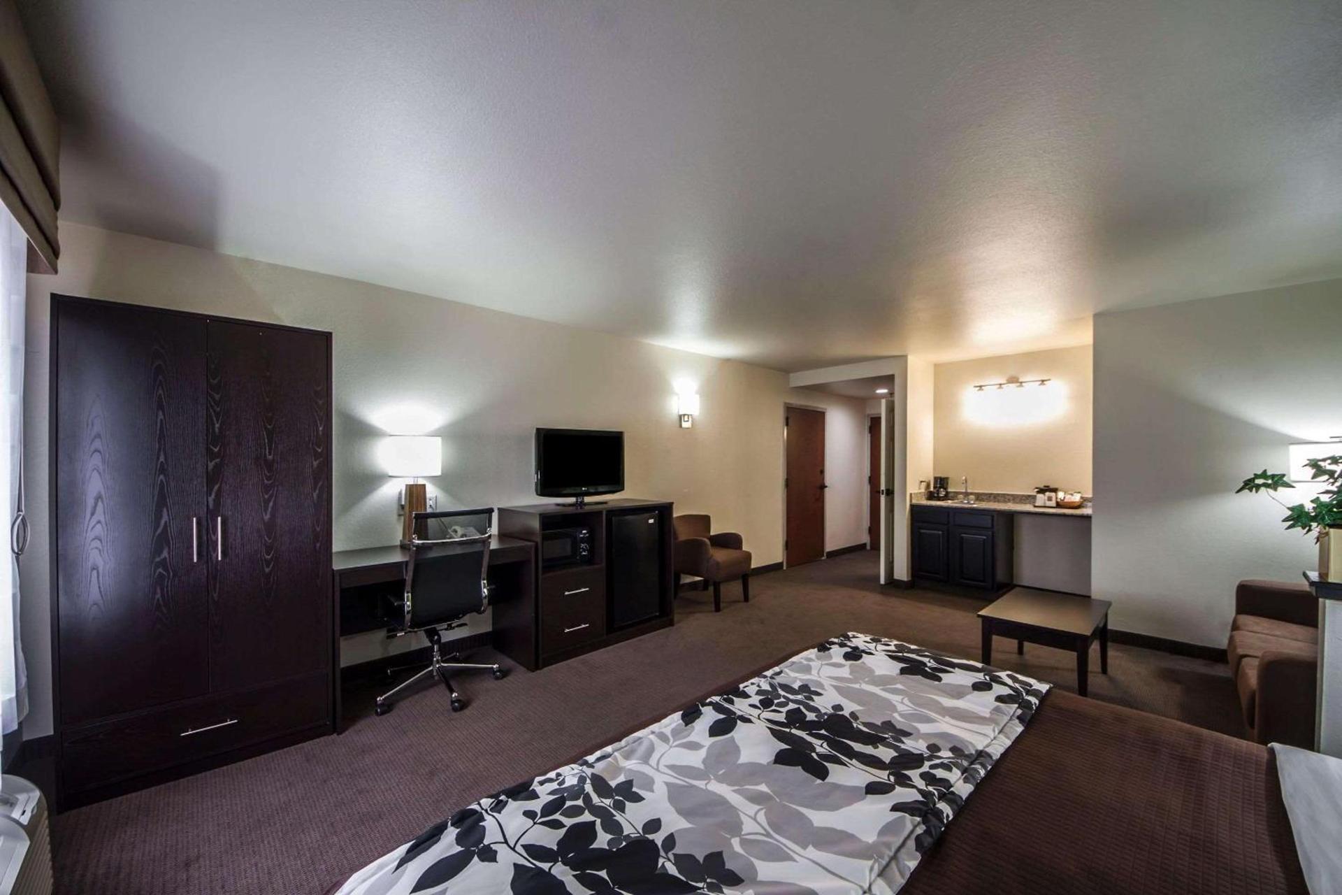 Sleep Inn & Suites Tulsa Central I-44 photo 22