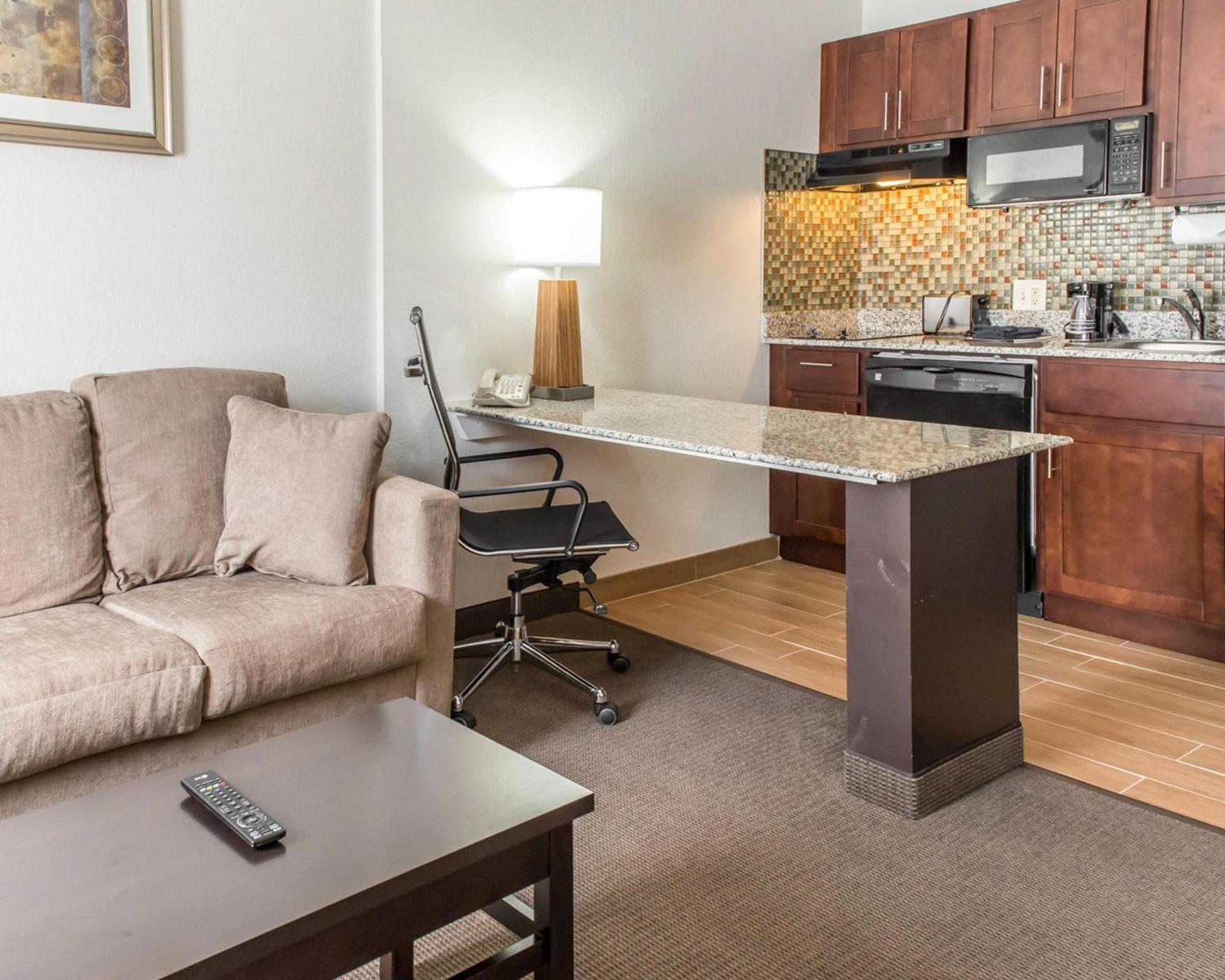 MainStay Suites Pittsburgh Airport photo 32