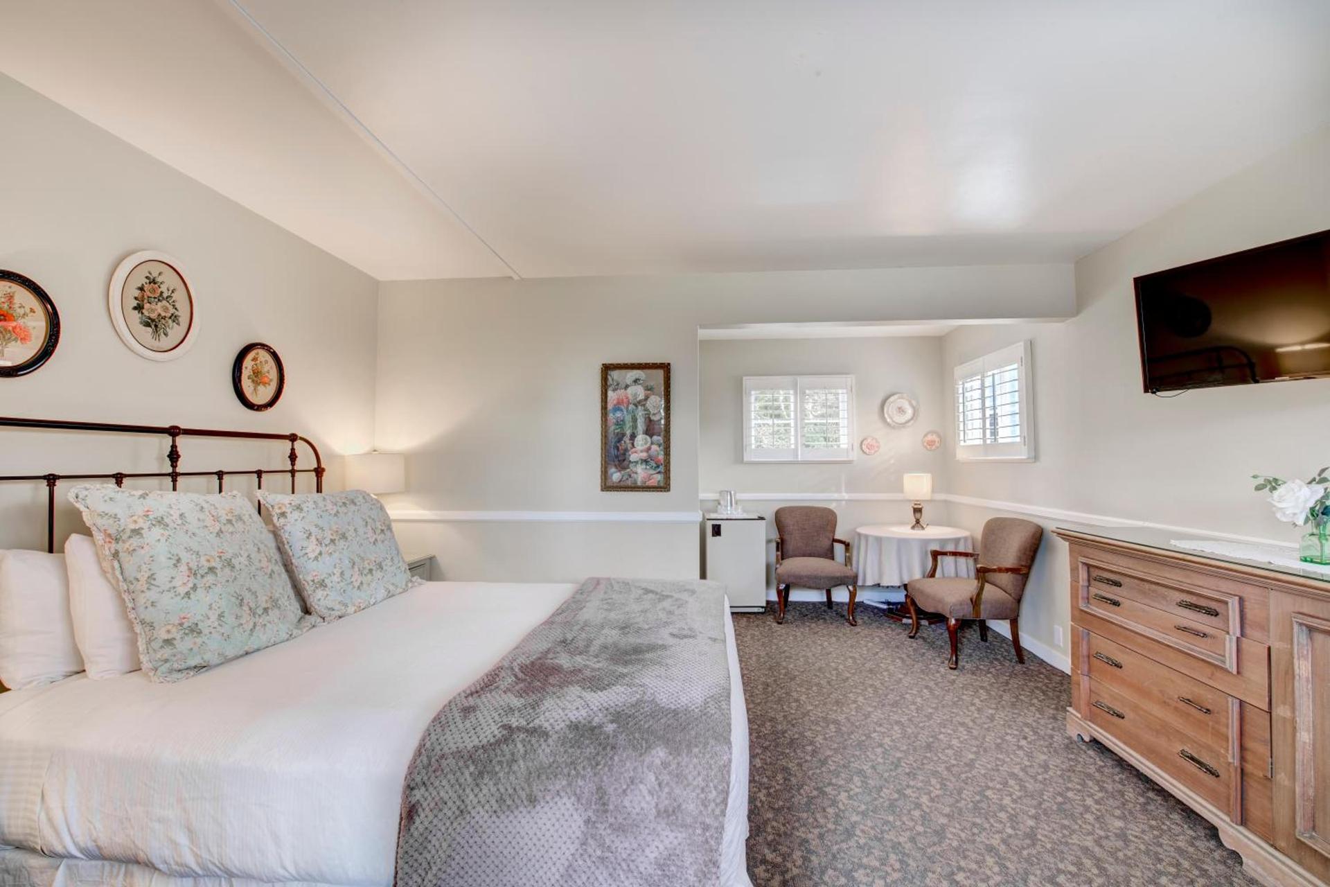 Carmel Green Lantern Inn photo 21
