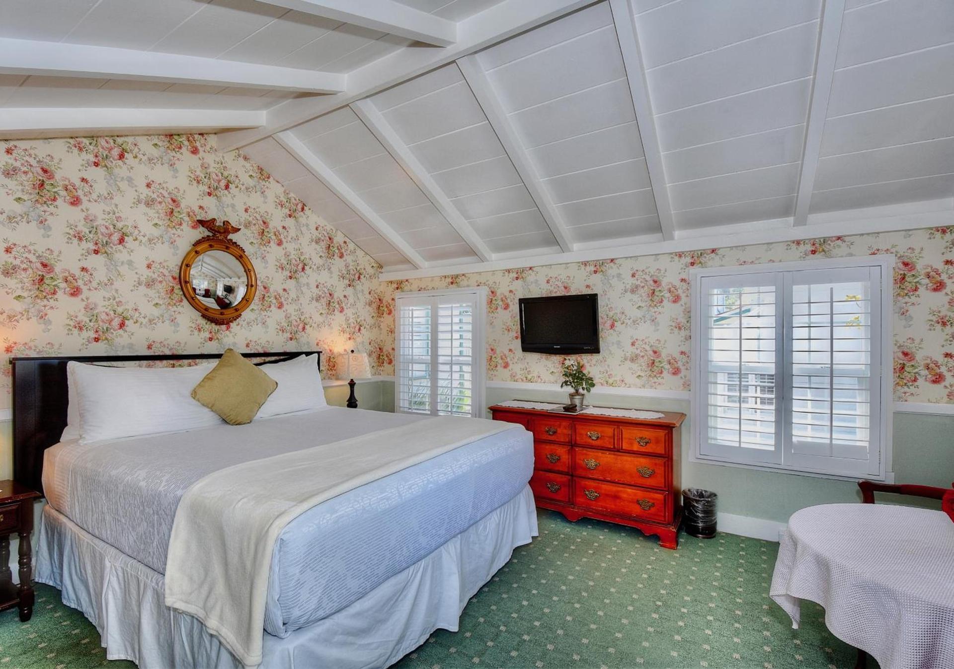 Carmel Green Lantern Inn photo 33