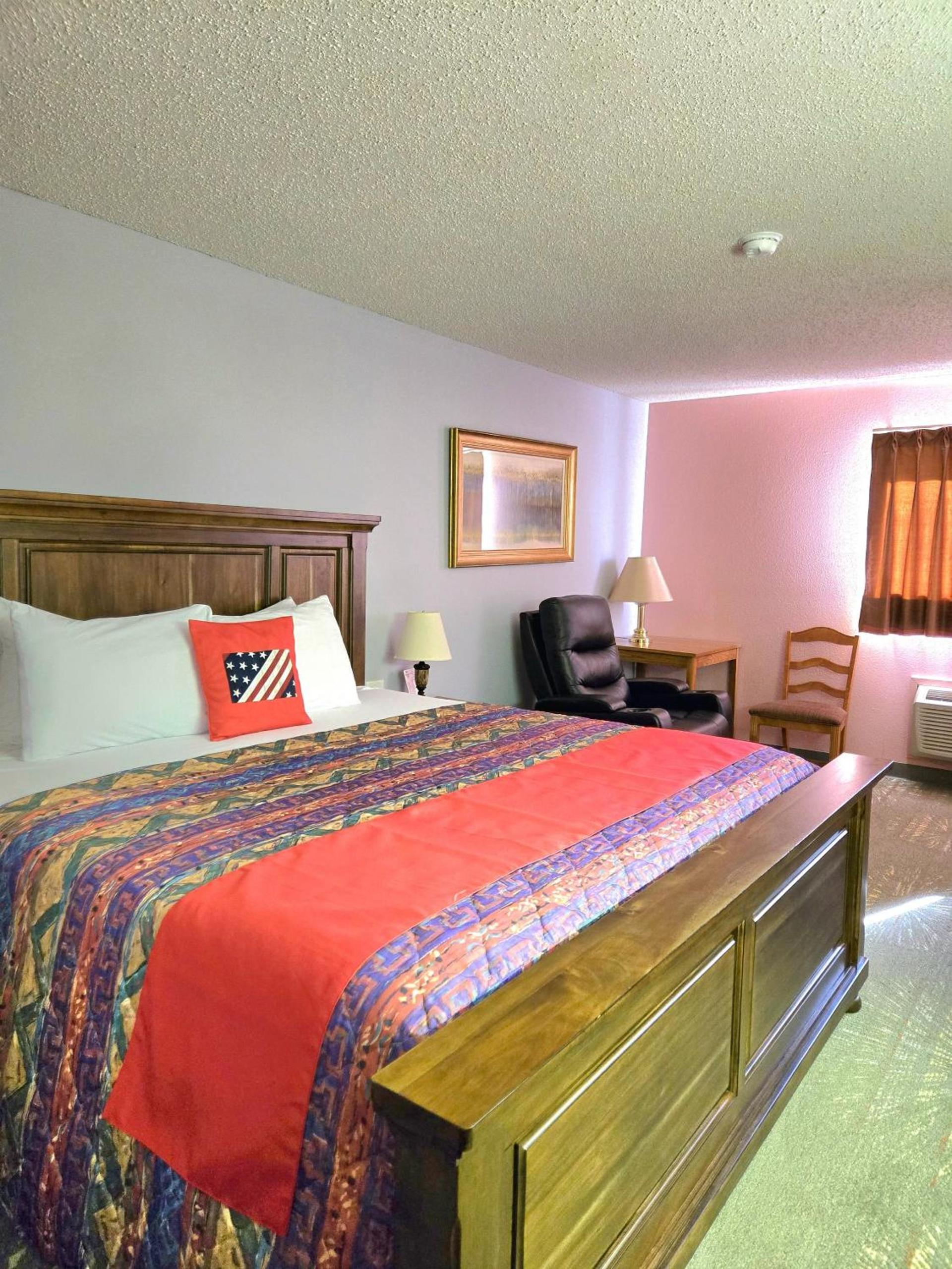 American Inn Ozark photo 18