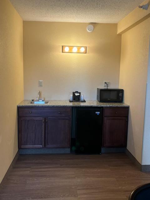 Quality Inn & Suites Bellville - Mansfield photo 29