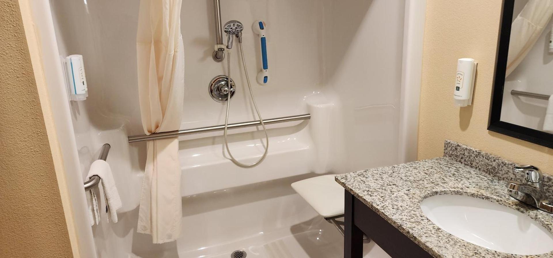 Quality Inn & Suites Bellville - Mansfield photo 35