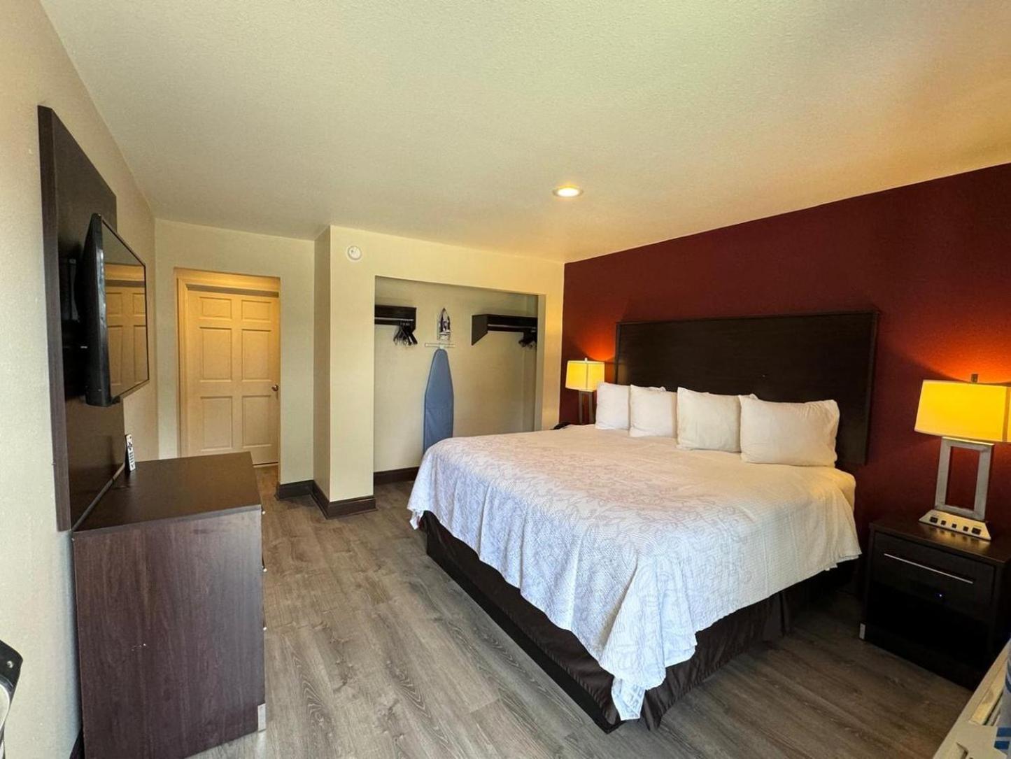 Red Roof Inn PLUS+ Hammond photo 48
