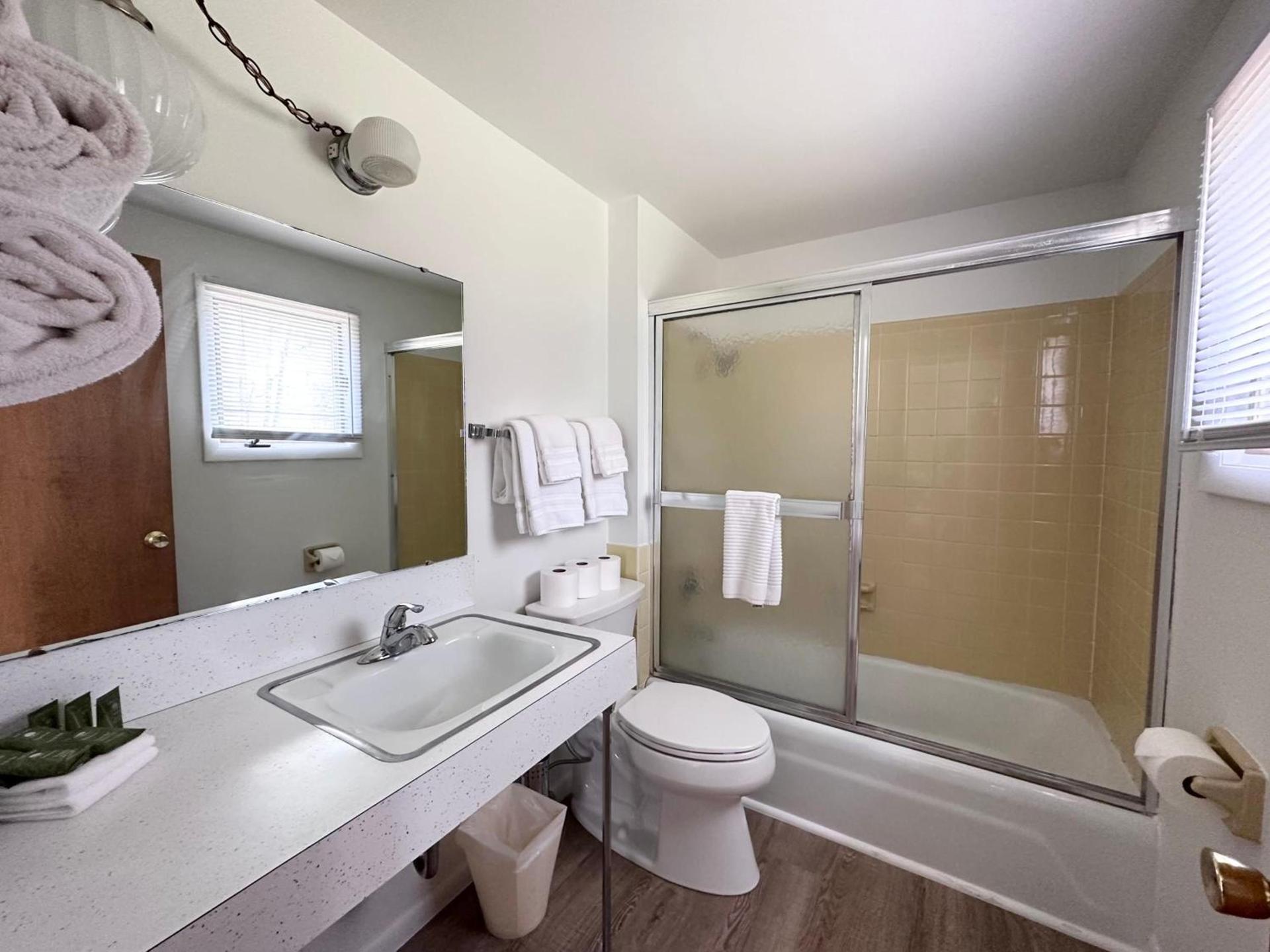 Star Gate Motel photo 61