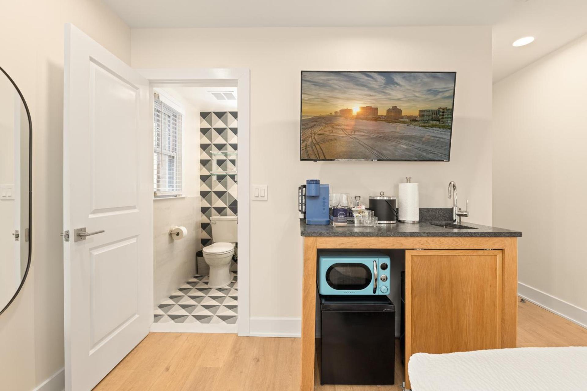 Surrey Beach House photo 26