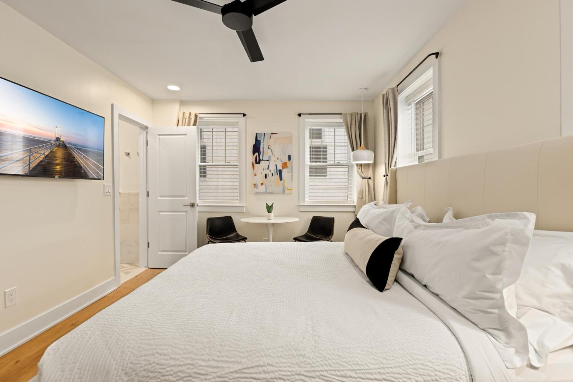 Surrey Beach House photo 25