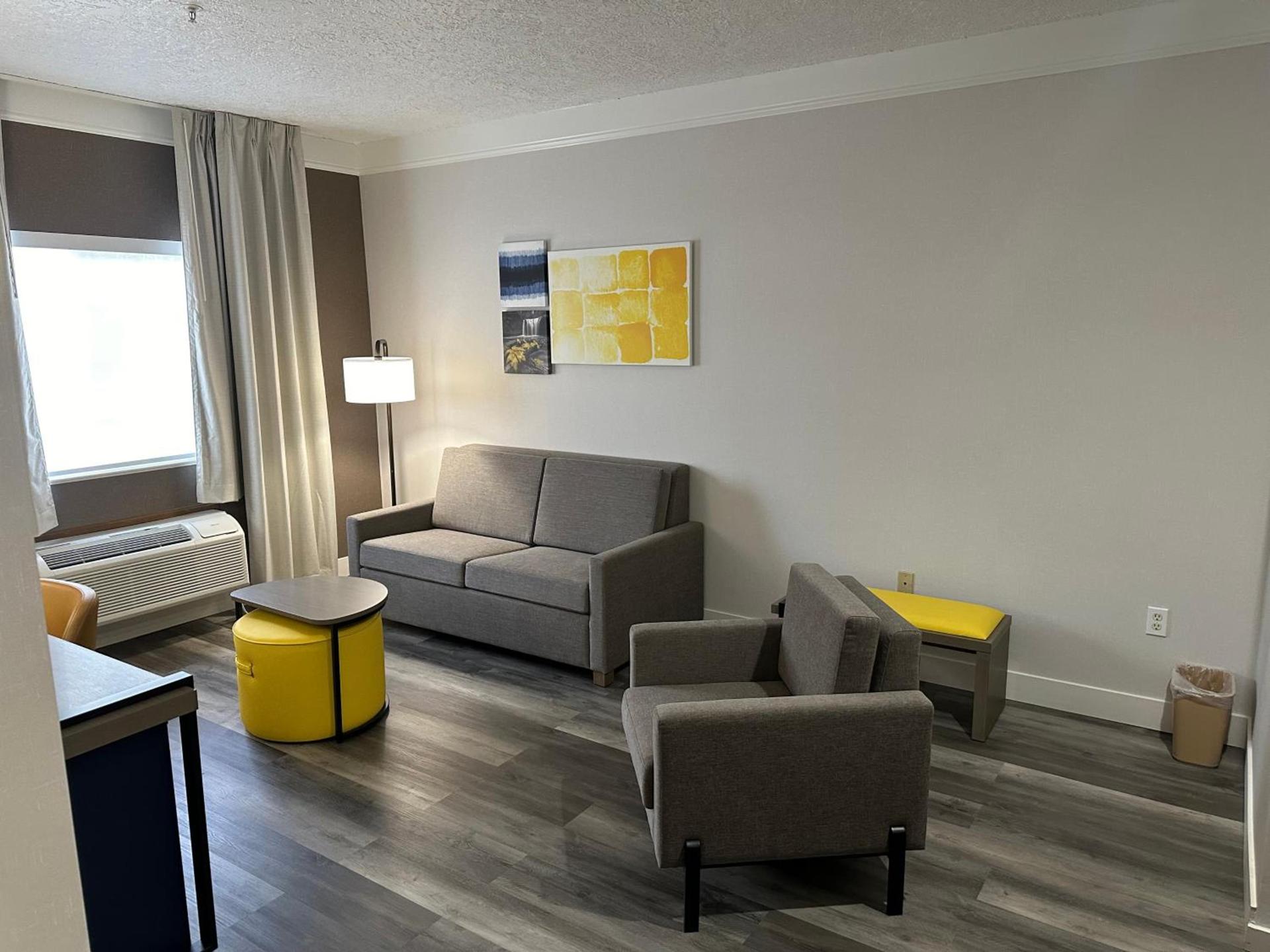 Comfort Suites Clackamas photo 24