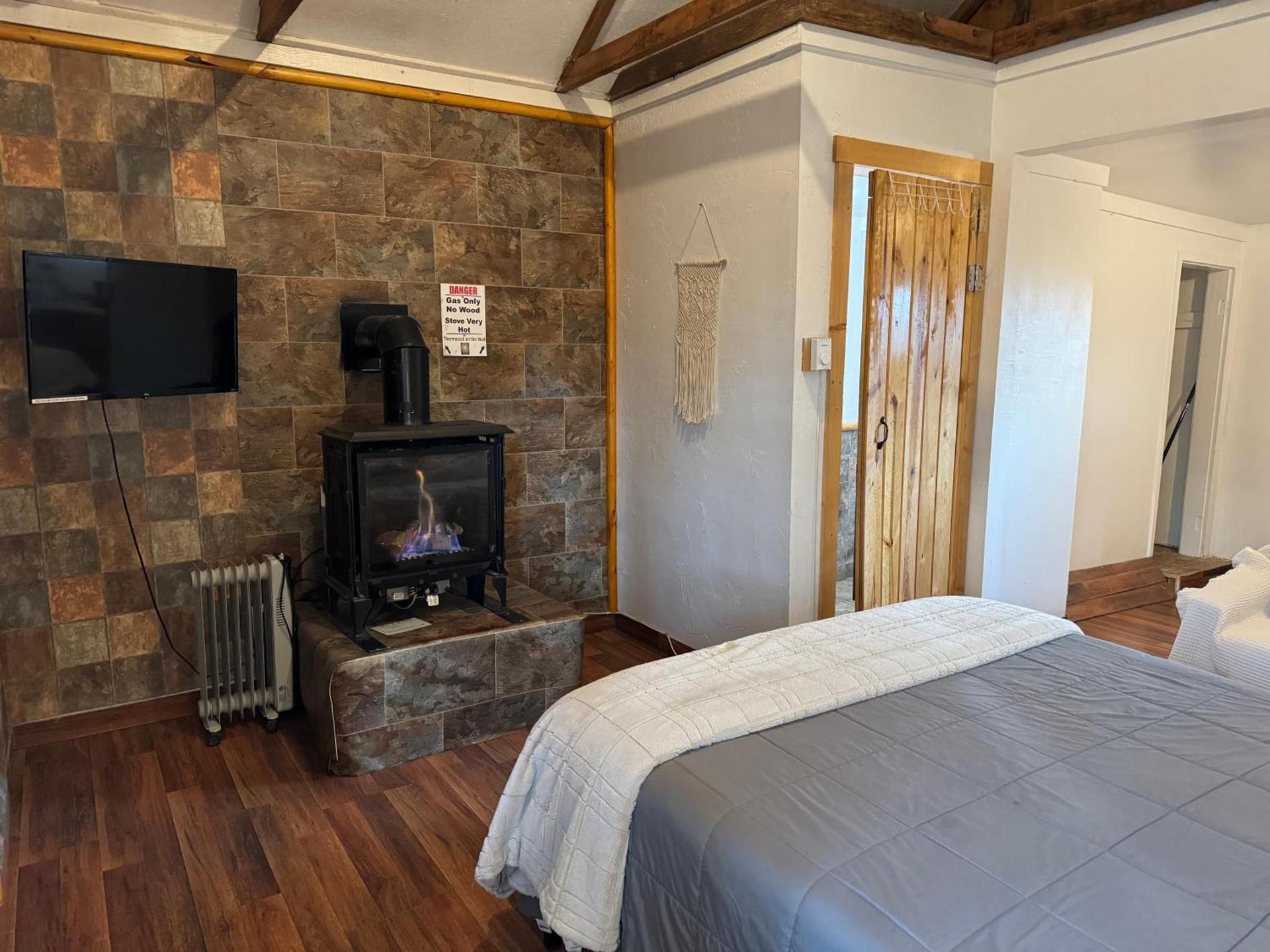 The Village Cabins photo 14