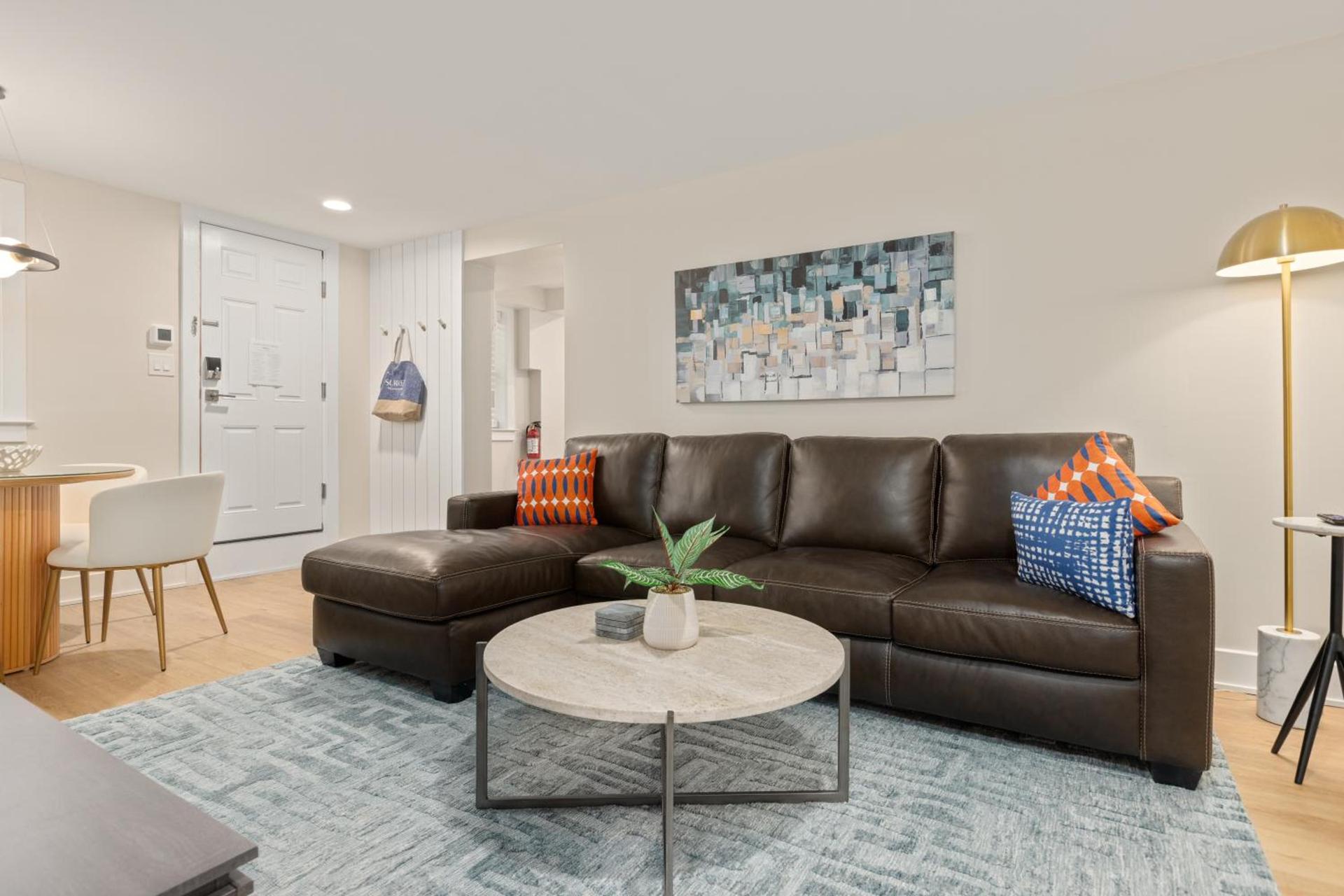 Surrey Beach House photo 38