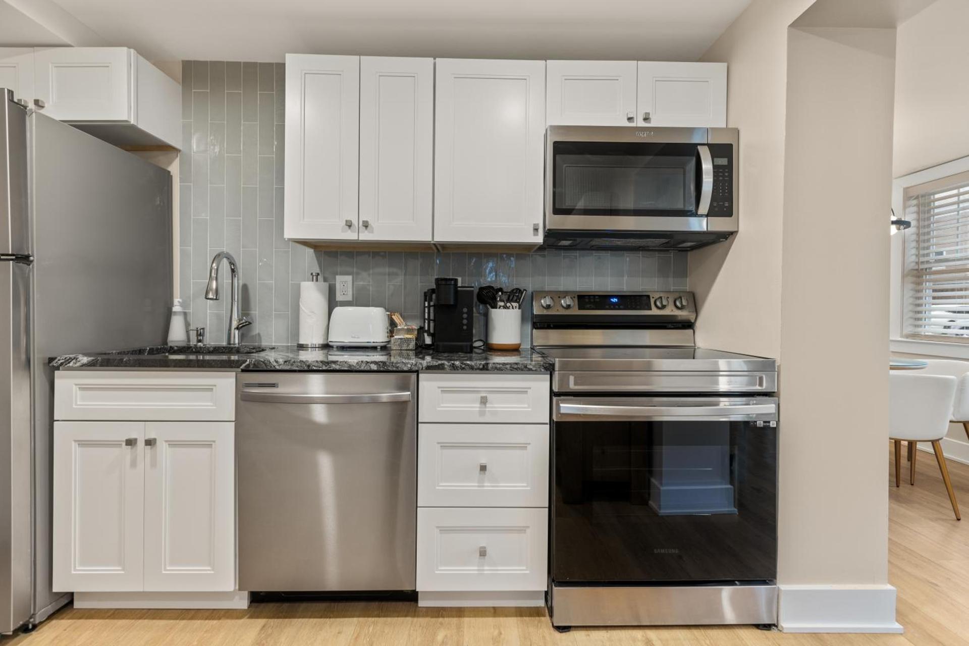 Surrey Beach House photo 61