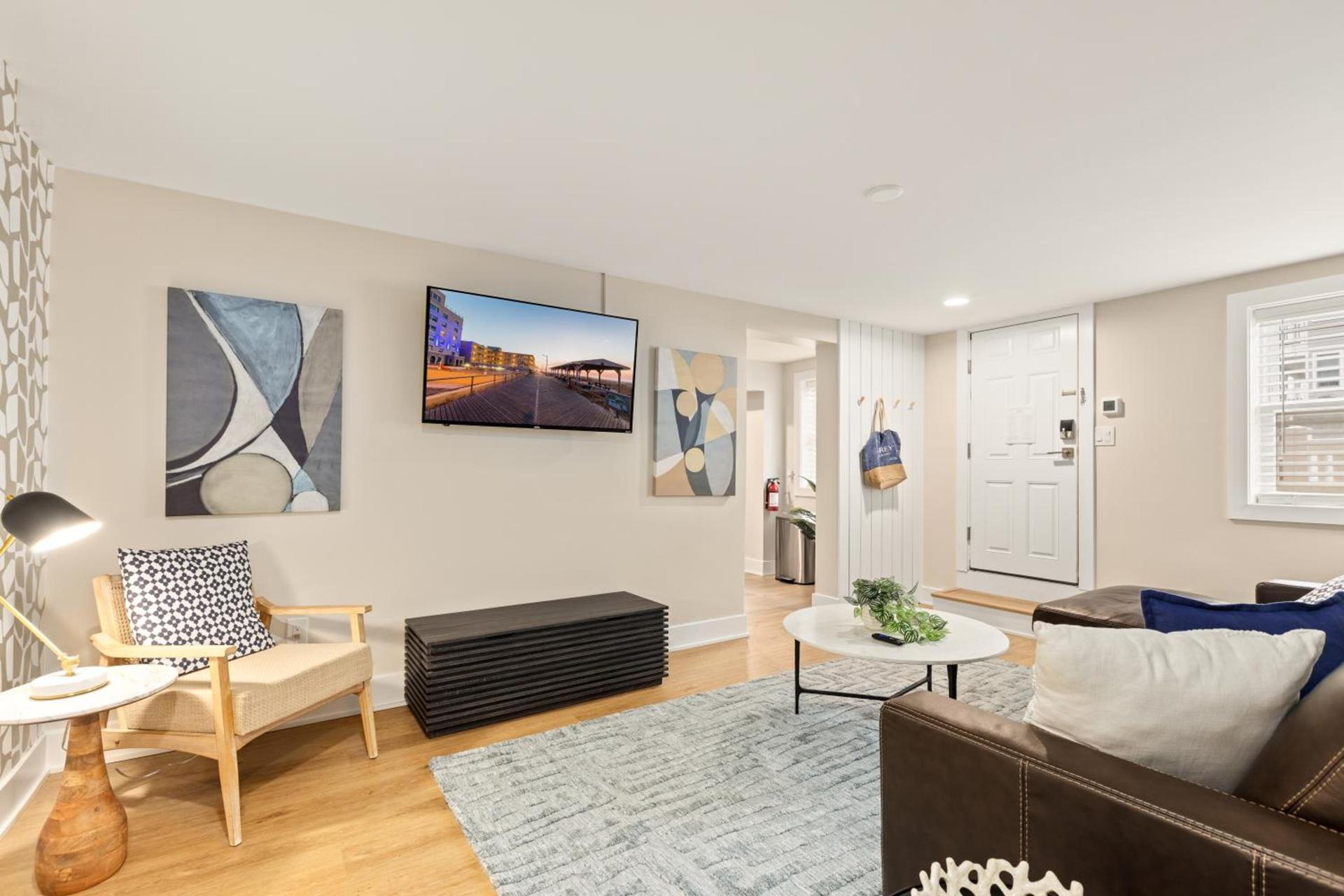 Surrey Beach House photo 53
