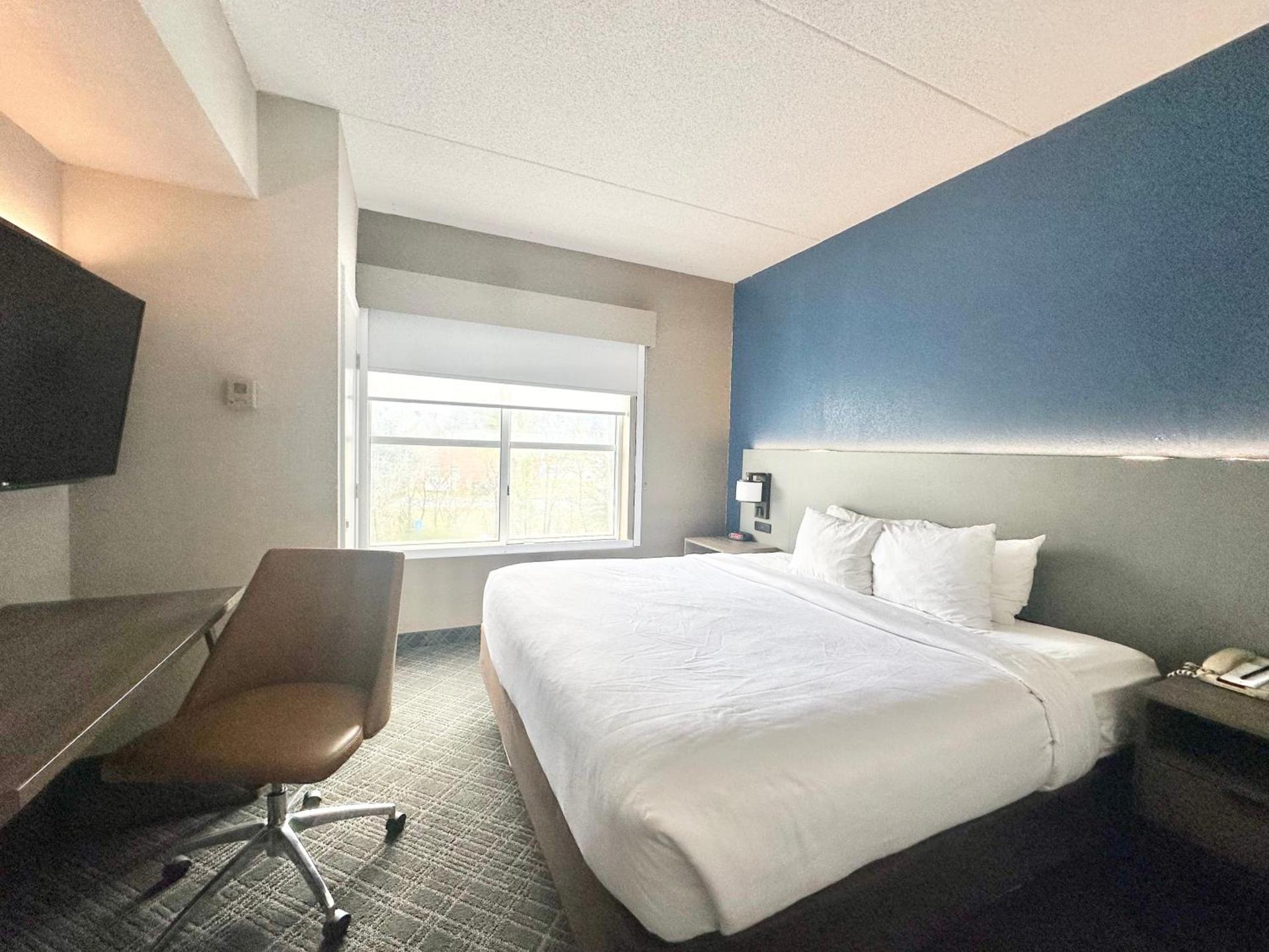 Comfort Inn & Suites Cartersville - Emerson Lake Point photo 37