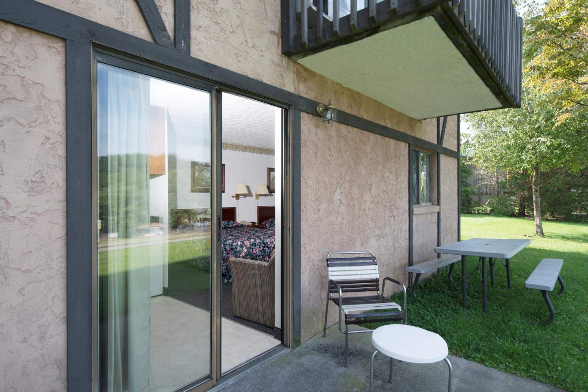 Highland Manor Inn photo 30