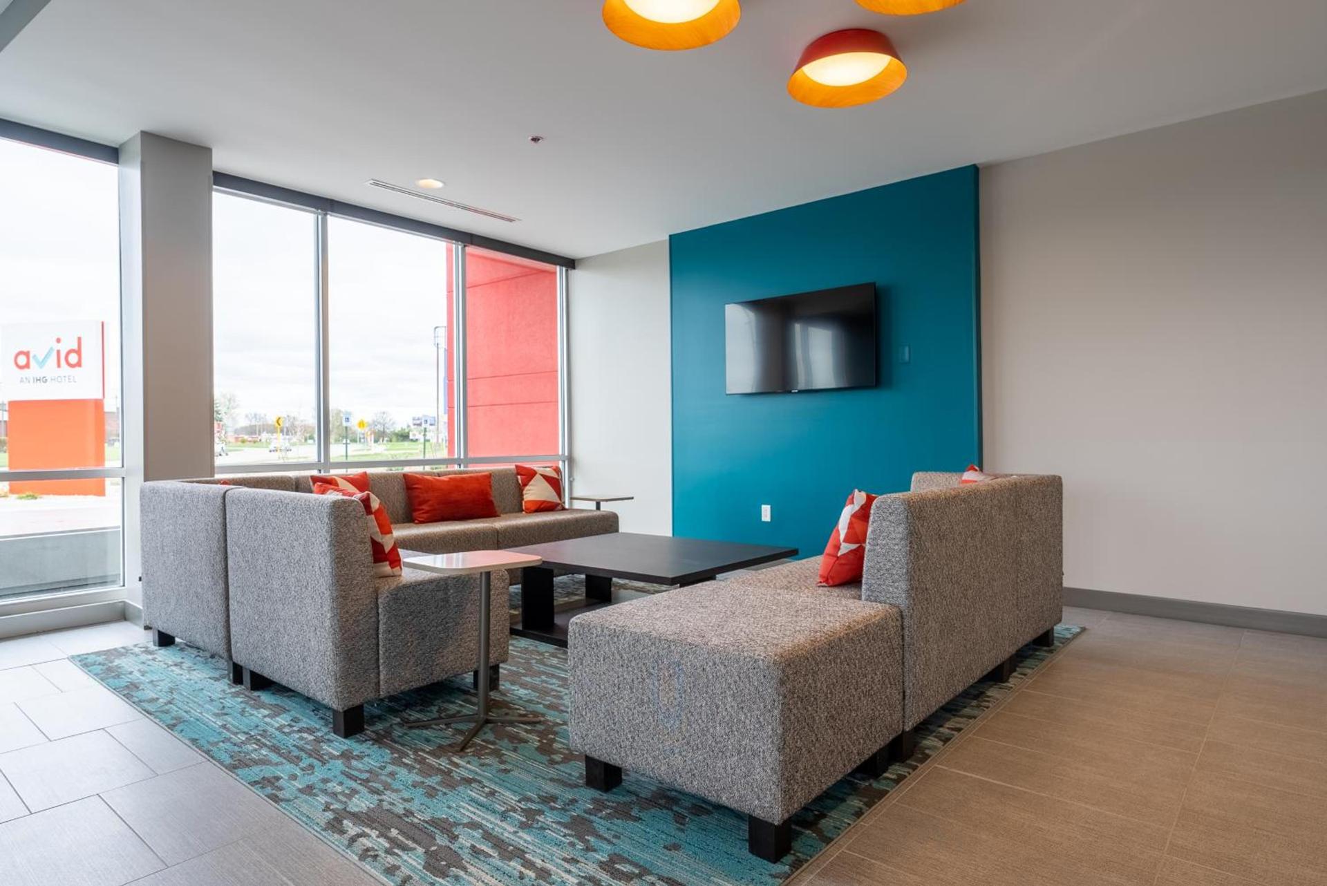 avid hotels - Kalamazoo East by IHG photo 5