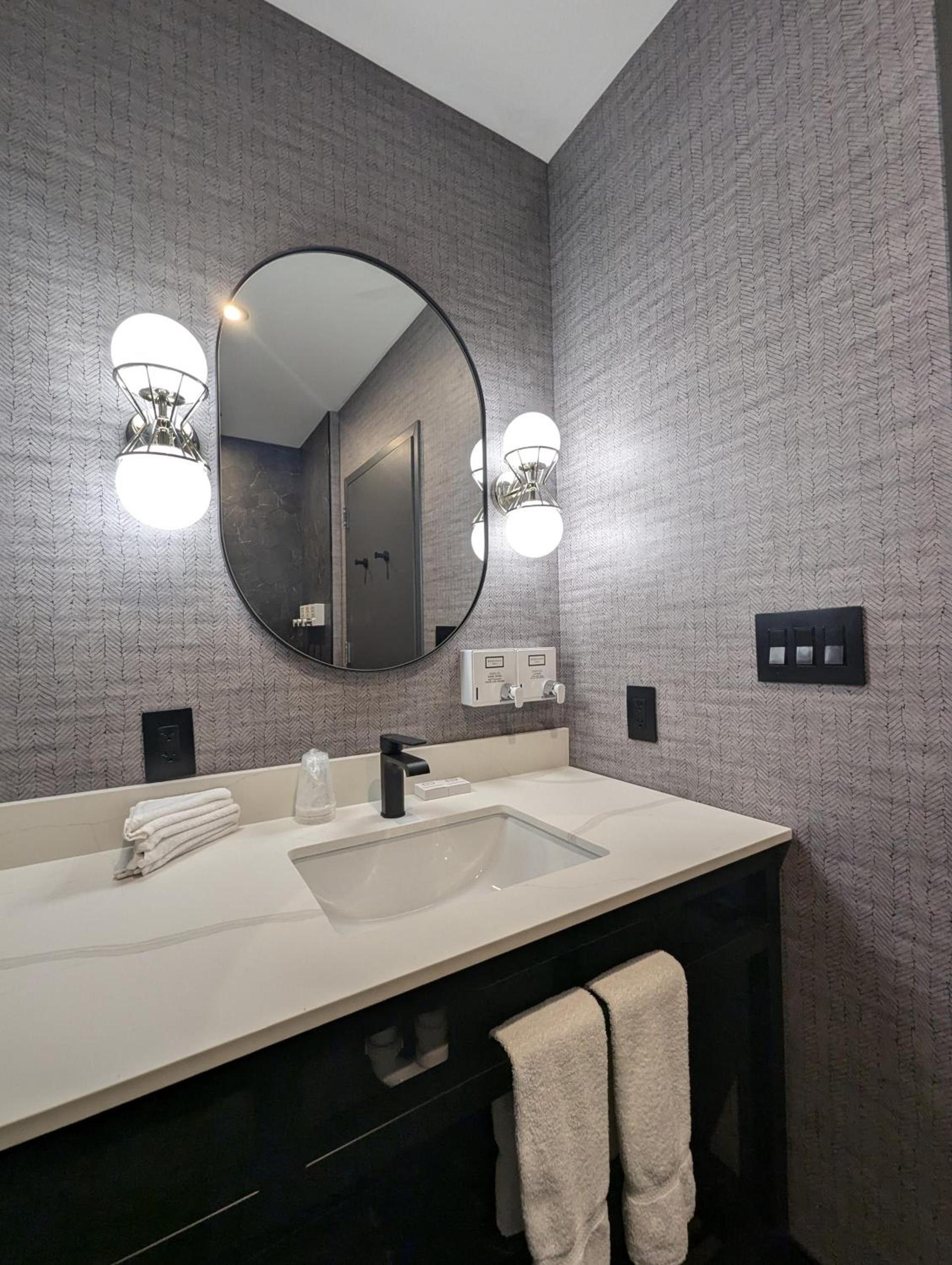 Beacon Suites Hotel photo 22