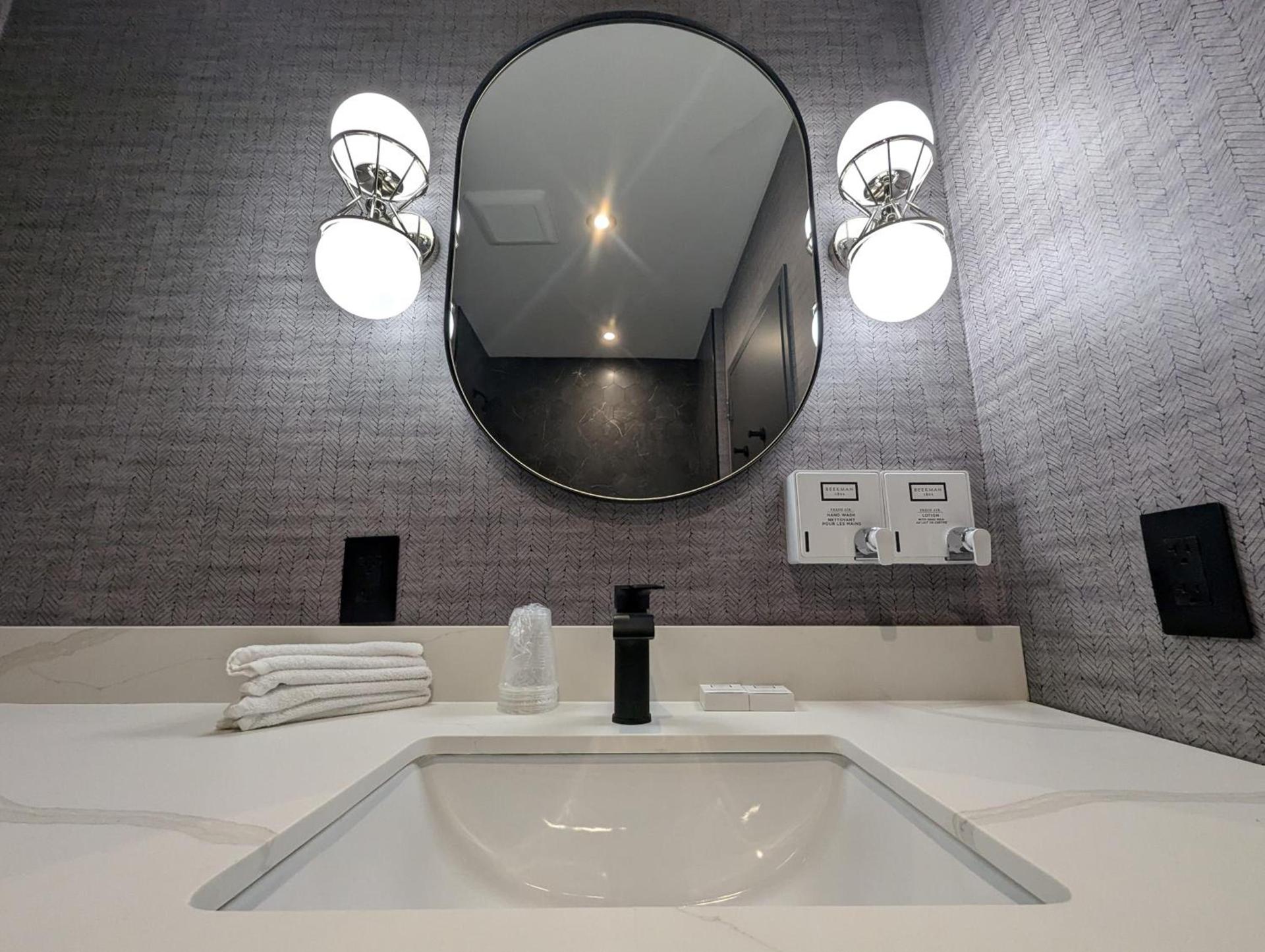 Beacon Suites Hotel photo 11