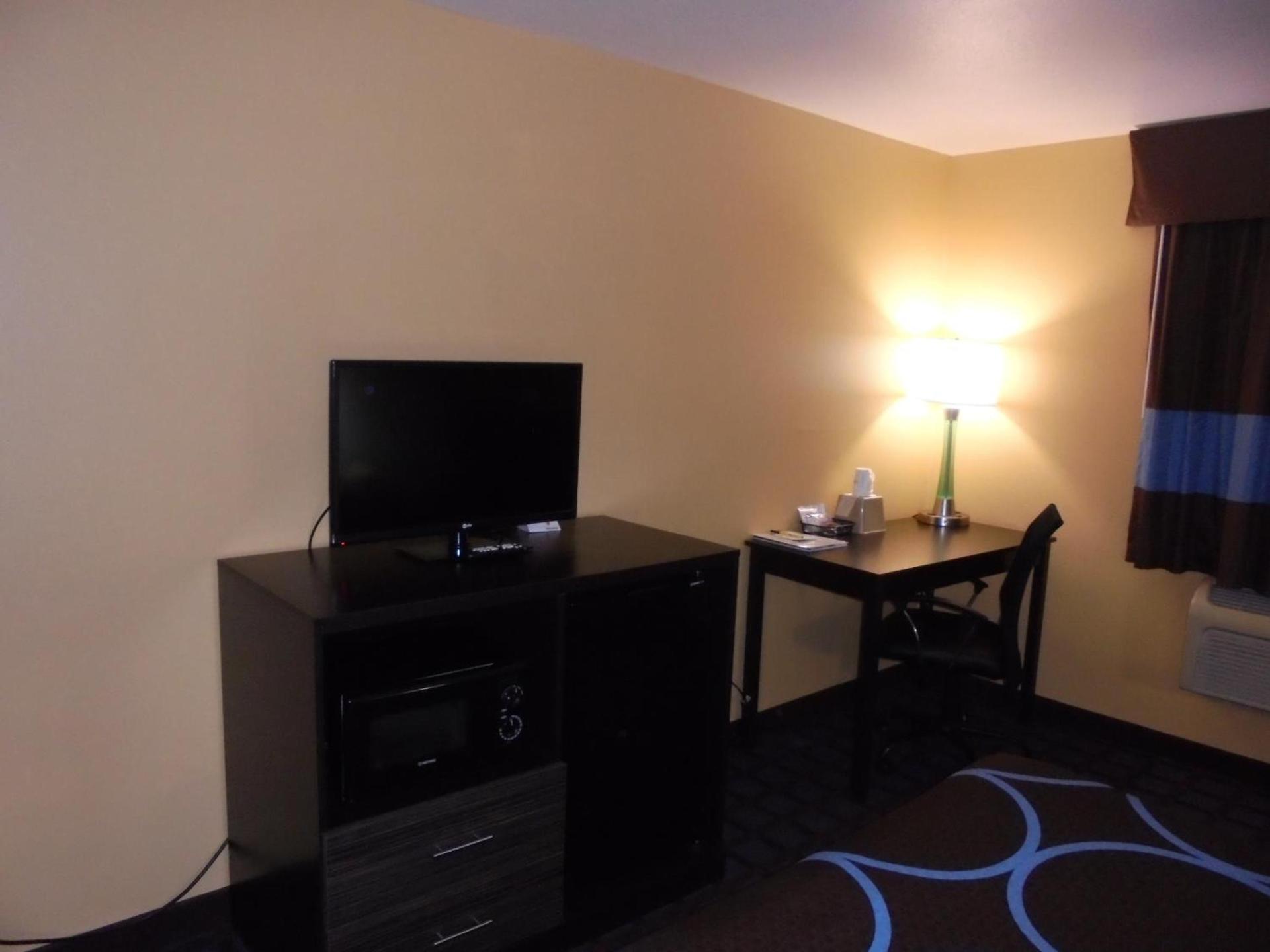 Super 8 by Wyndham Okawville photo 28