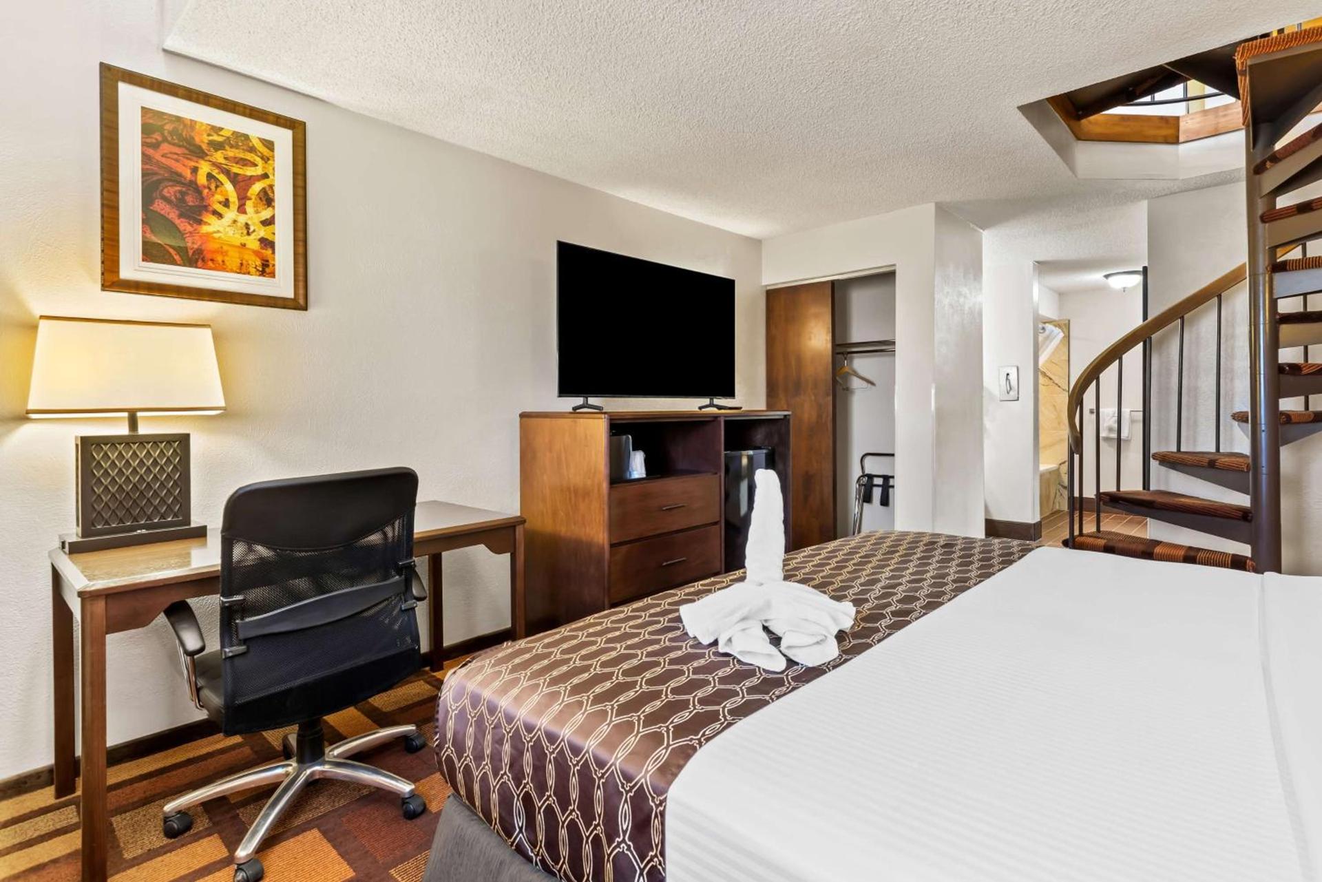 Best Western Tower West Lodge photo 35