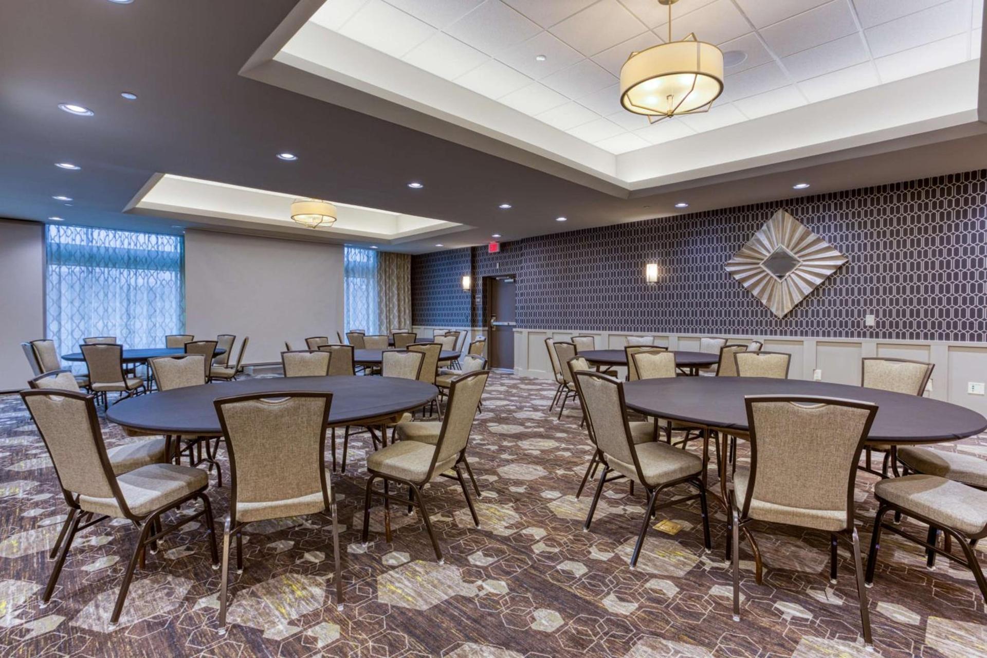 Drury Inn & Suites Cleveland Beachwood photo 42