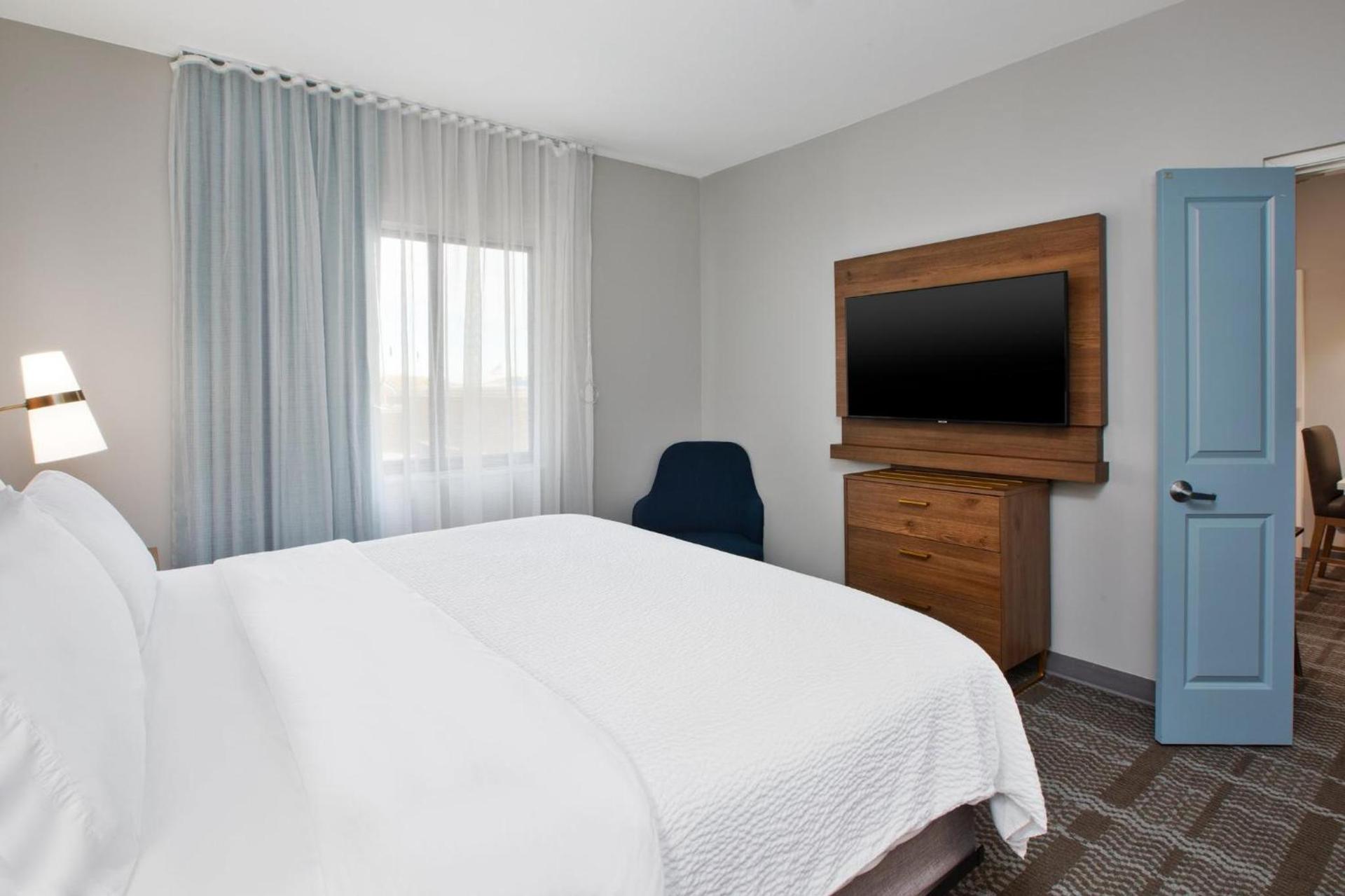 Staybridge Suites - Ames by IHG photo 40