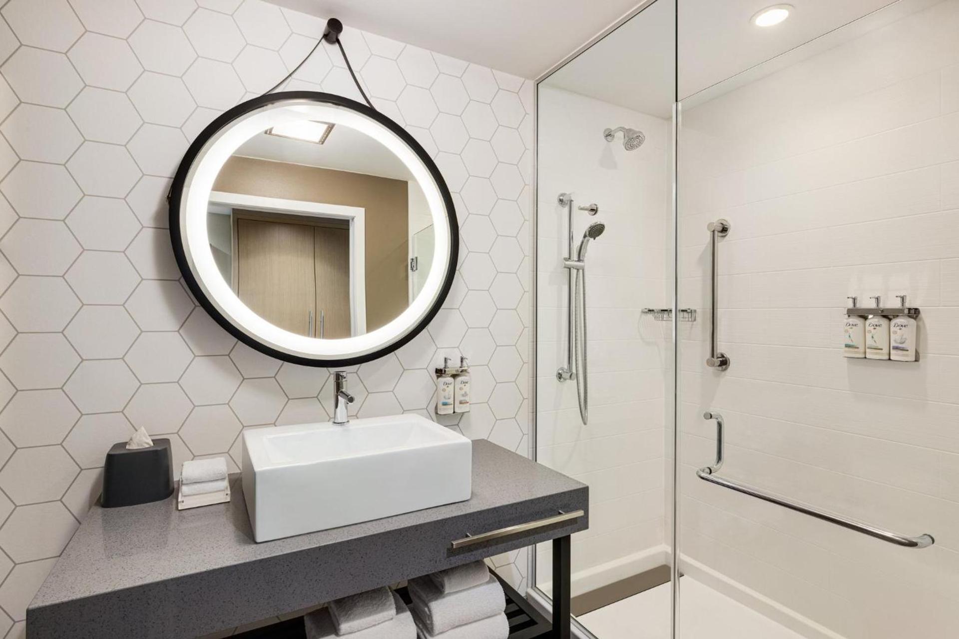 Holiday Inn & Suites Nashville Downtown - Broadway by IHG photo 100