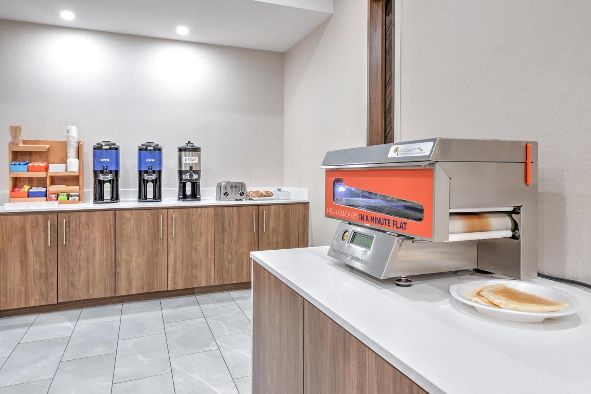 Holiday Inn Express Hotel & Suites Dallas West by IHG photo 68