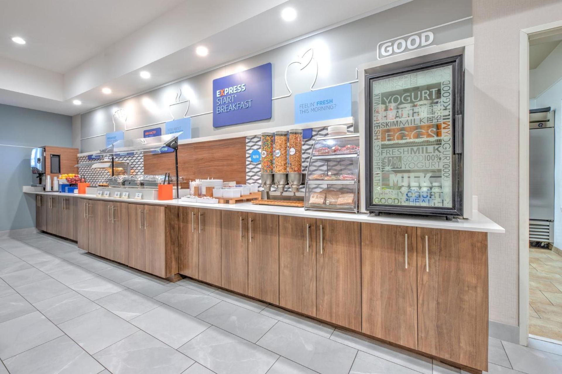 Holiday Inn Express Hotel & Suites Dallas West by IHG photo 71