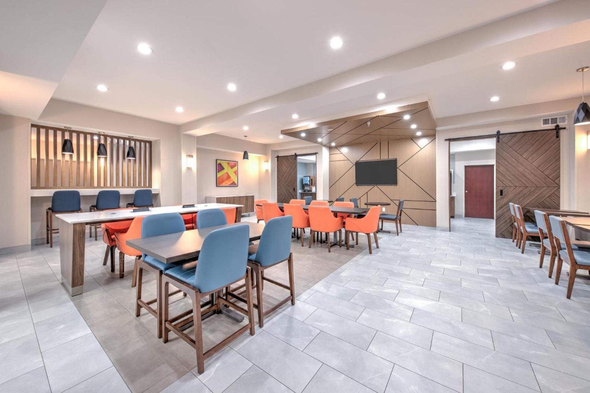 Holiday Inn Express Hotel & Suites Dallas West by IHG photo 73
