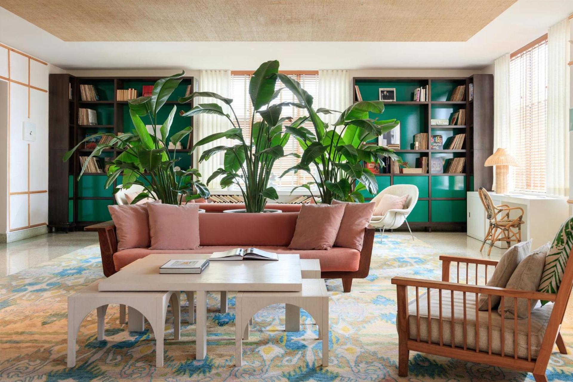 Kimpton Surfcomber Hotel by IHG photo 35