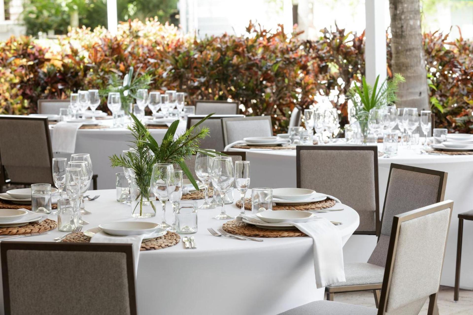 Kimpton Surfcomber Hotel by IHG photo 60