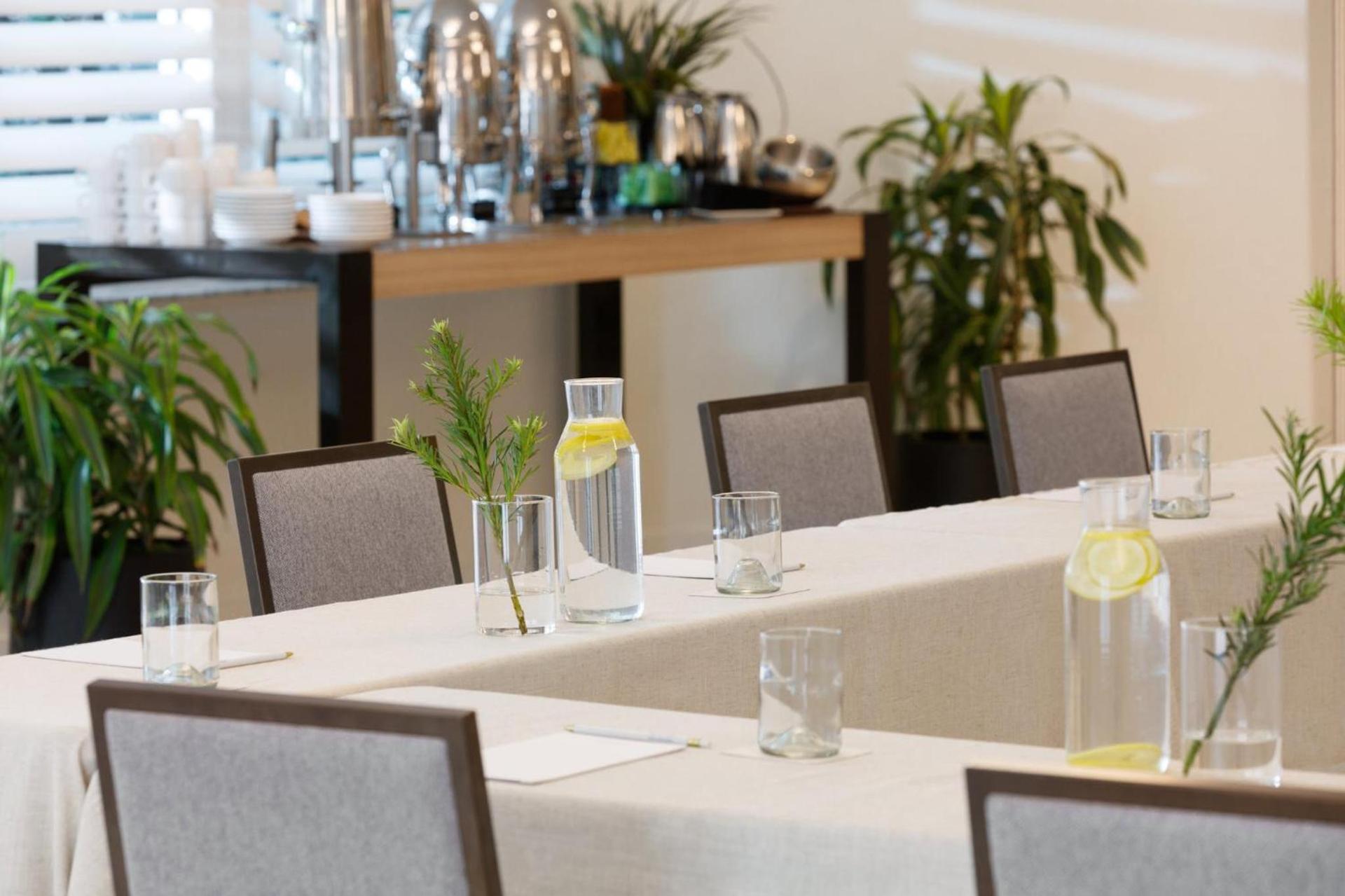 Kimpton Surfcomber Hotel by IHG photo 37
