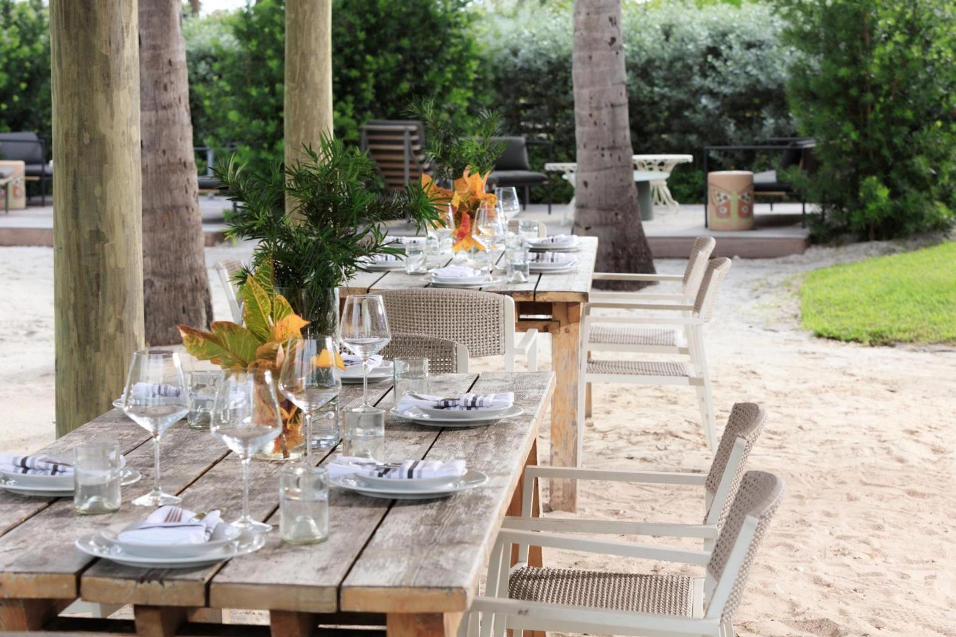 Kimpton Surfcomber Hotel by IHG photo 31