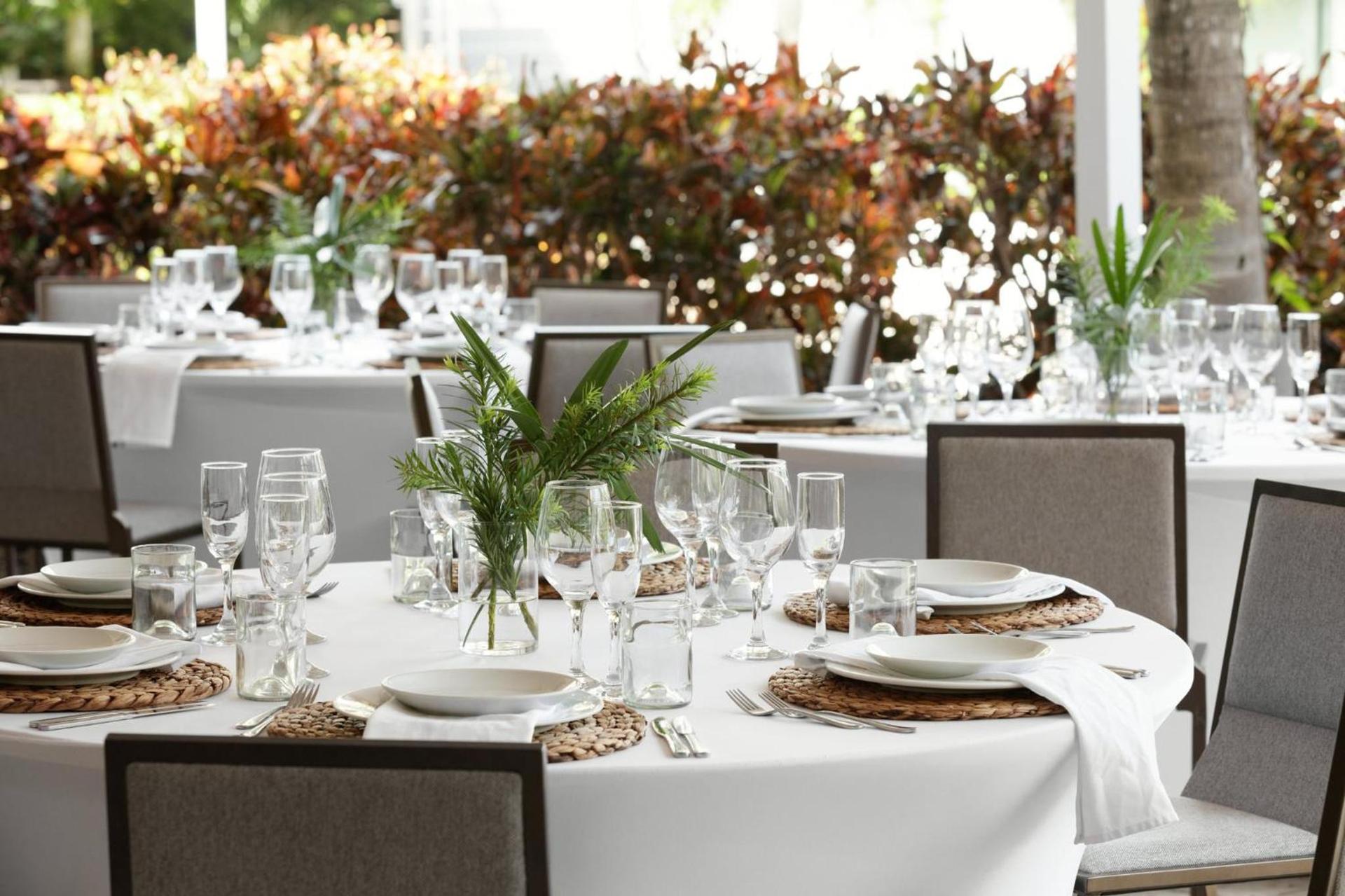 Kimpton Surfcomber Hotel by IHG photo 99