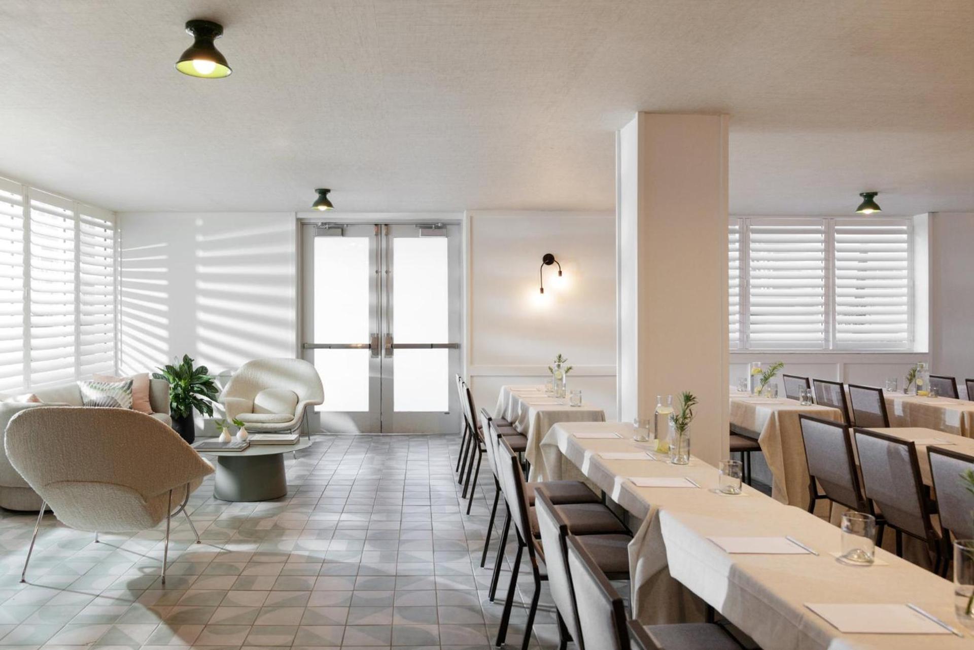 Kimpton Surfcomber Hotel by IHG photo 68