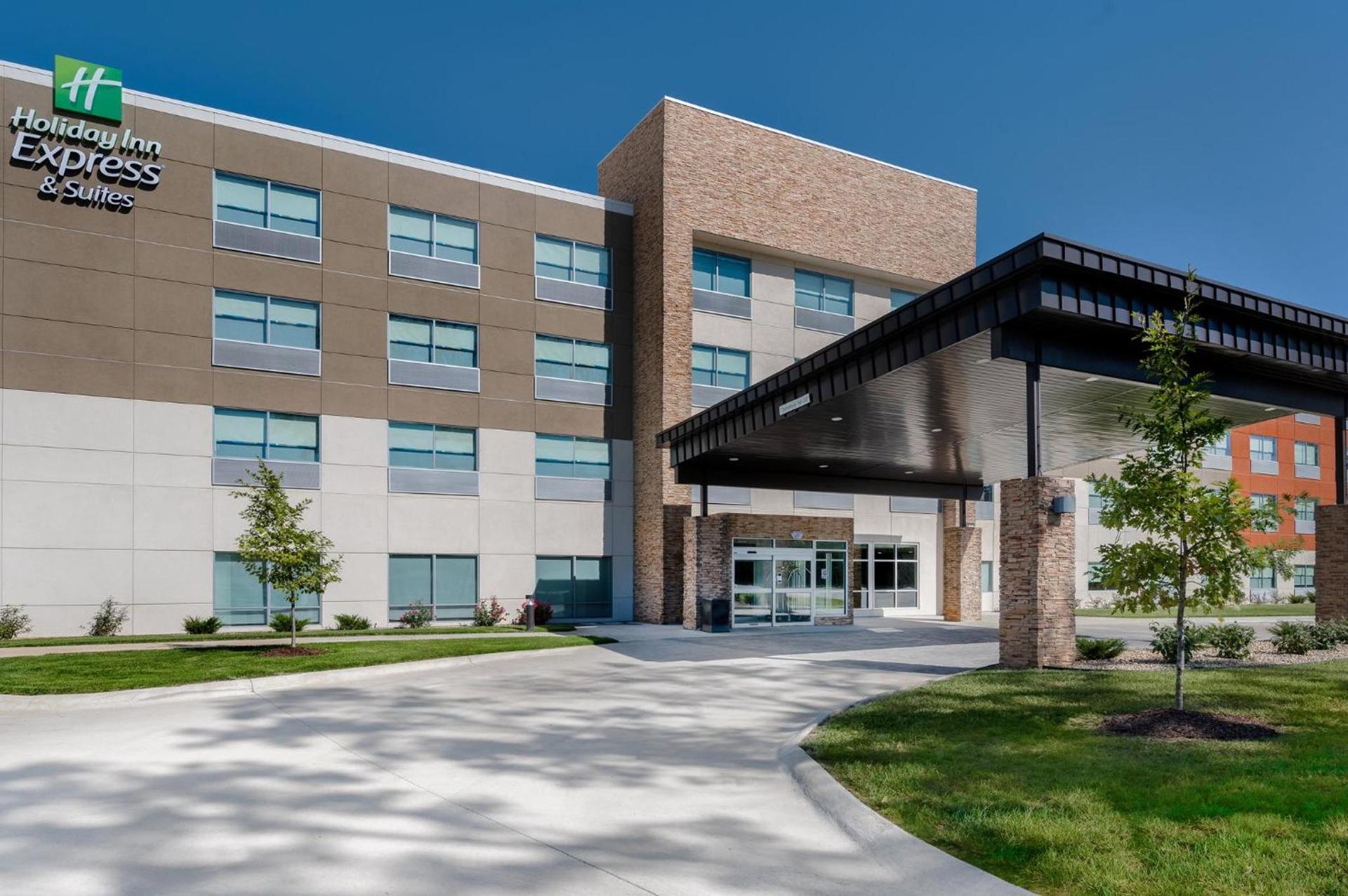Holiday Inn Express & Suites Alton St Louis Area by IHG photo 30