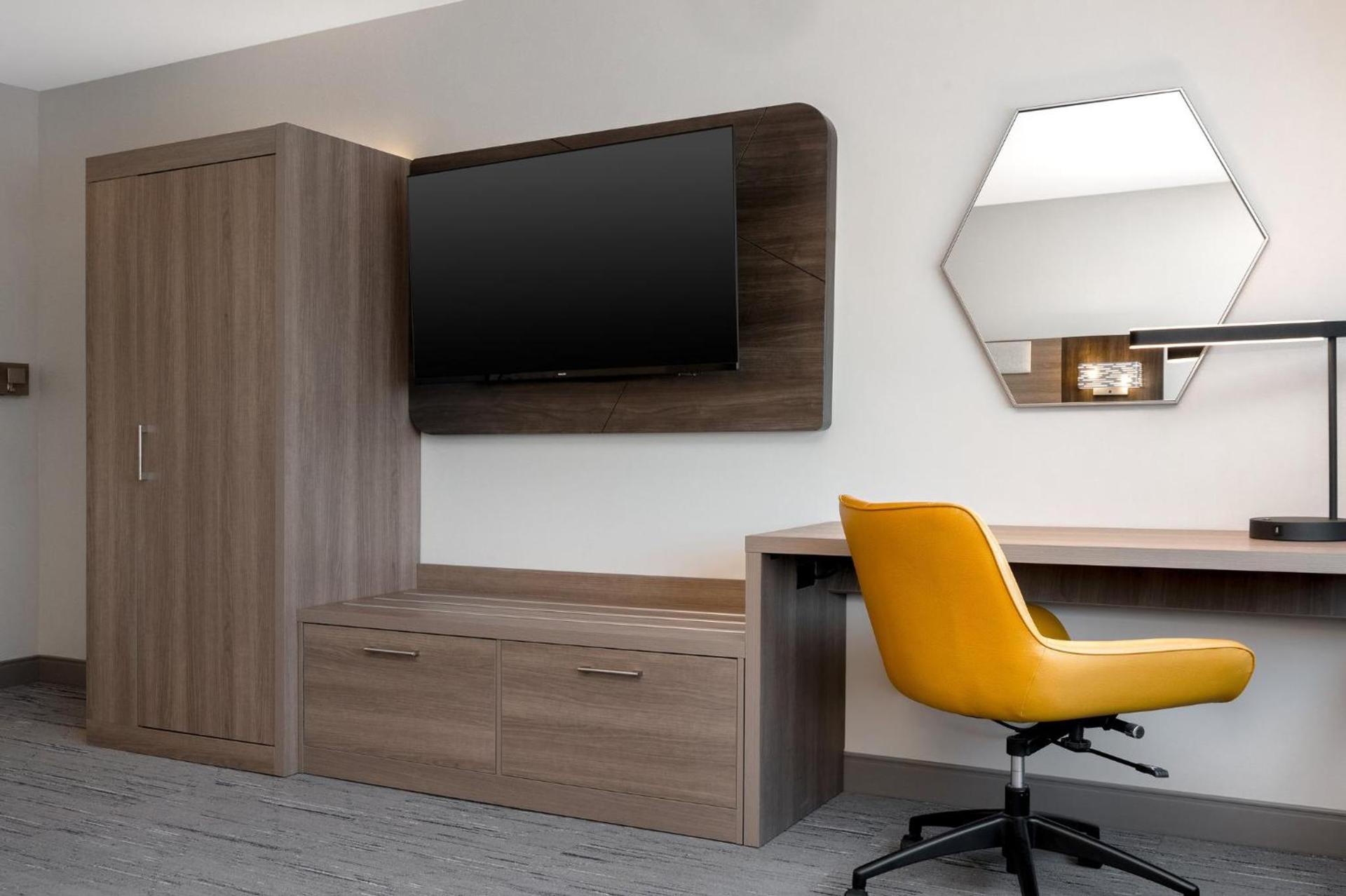 Holiday Inn Express & Suites Alton St Louis Area by IHG photo 36