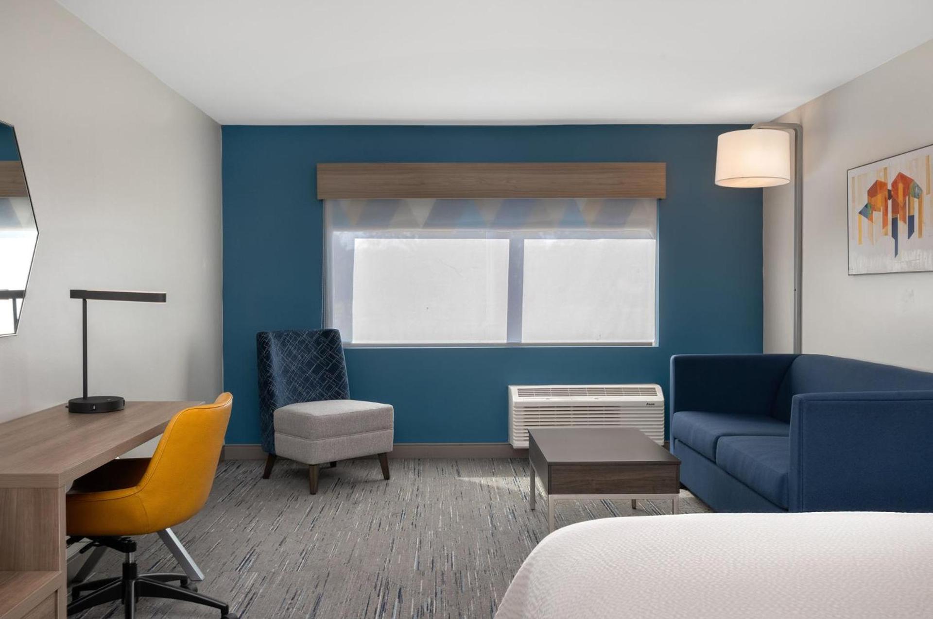 Holiday Inn Express & Suites Alton St Louis Area by IHG photo 41