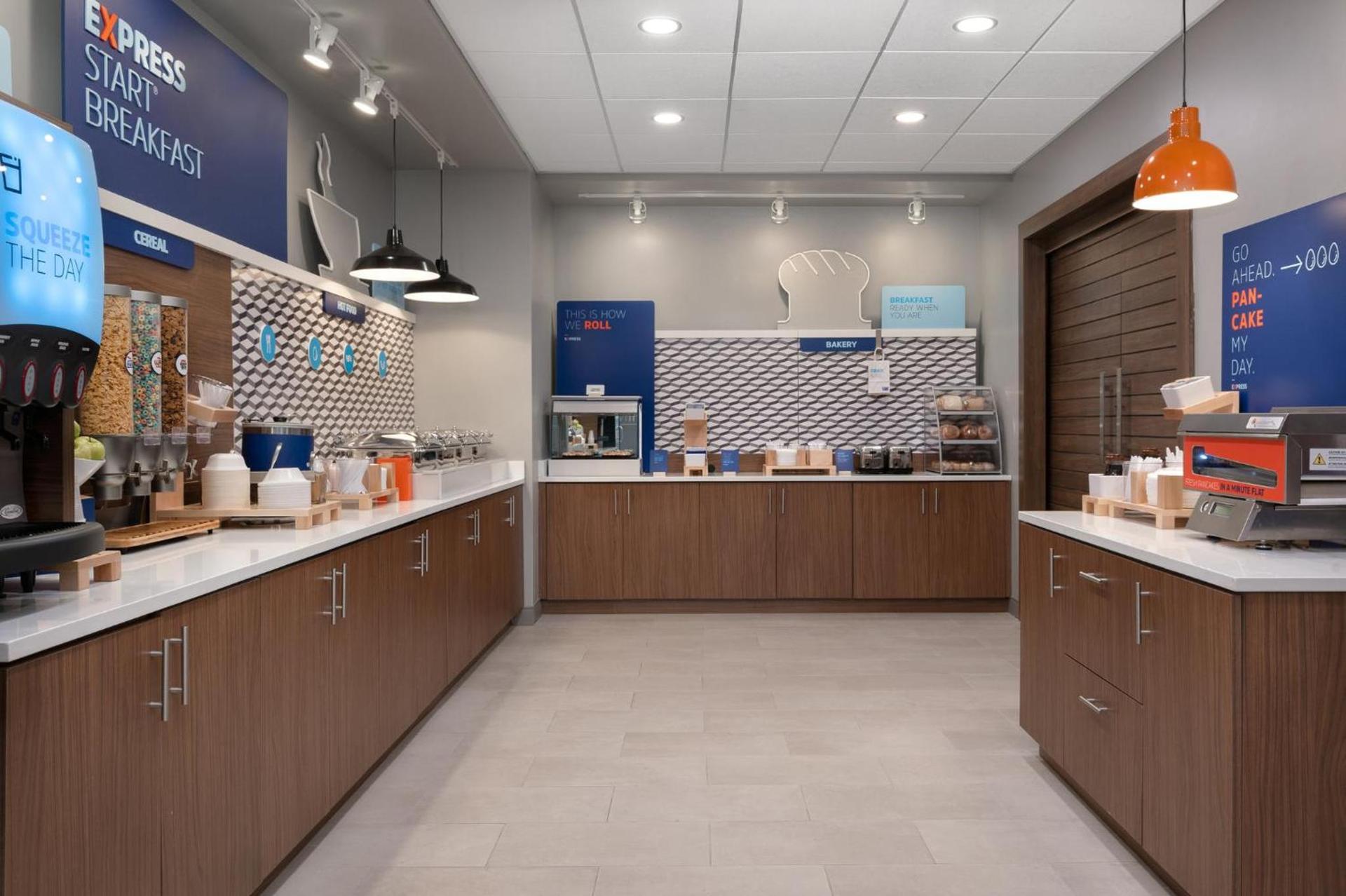 Holiday Inn Express & Suites Alton St Louis Area by IHG photo 44