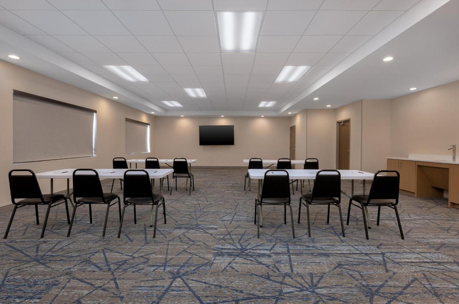 Holiday Inn Express & Suites Alton St Louis Area by IHG photo 56