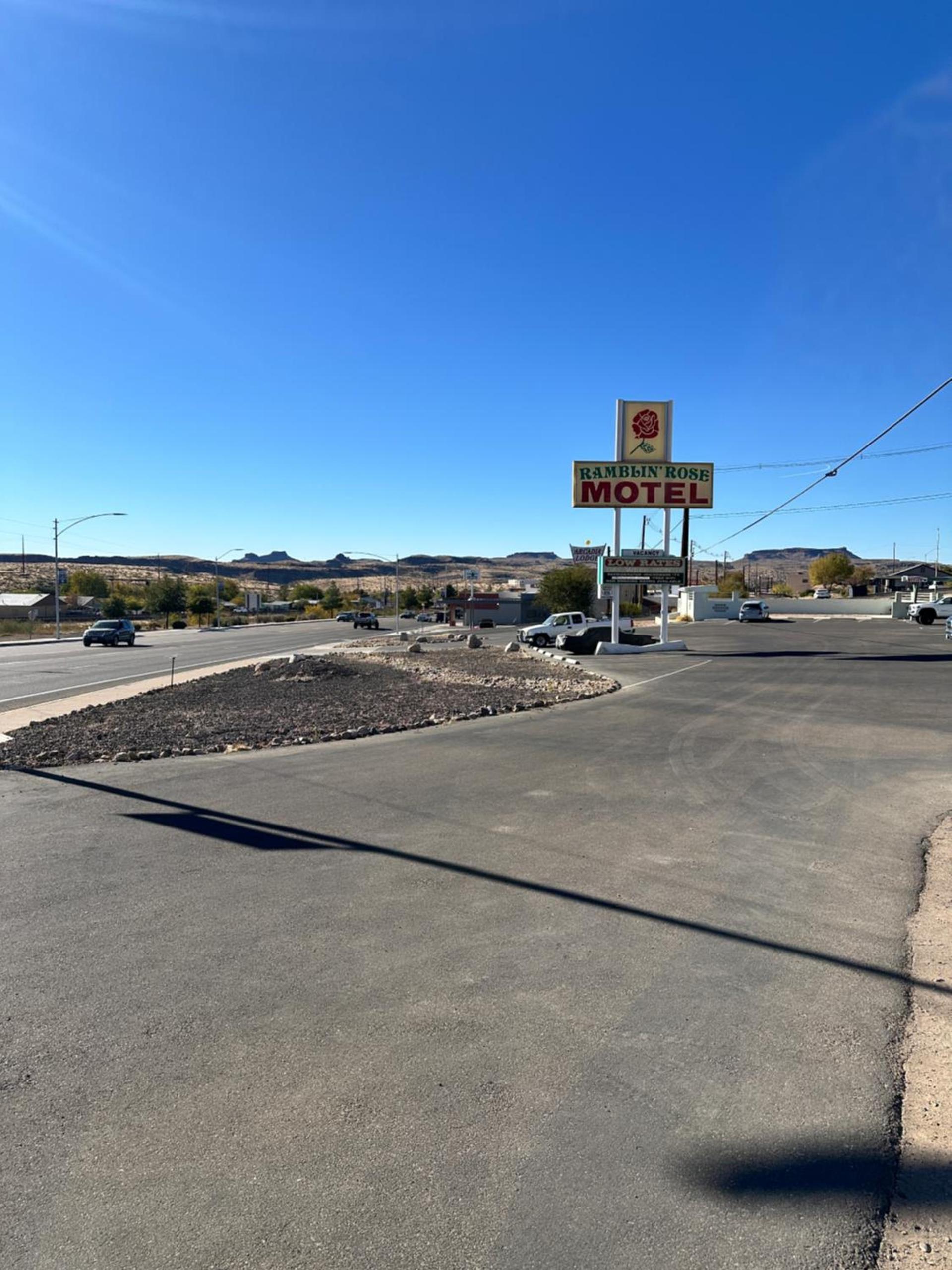 Ramblin Rose Motel photo 2