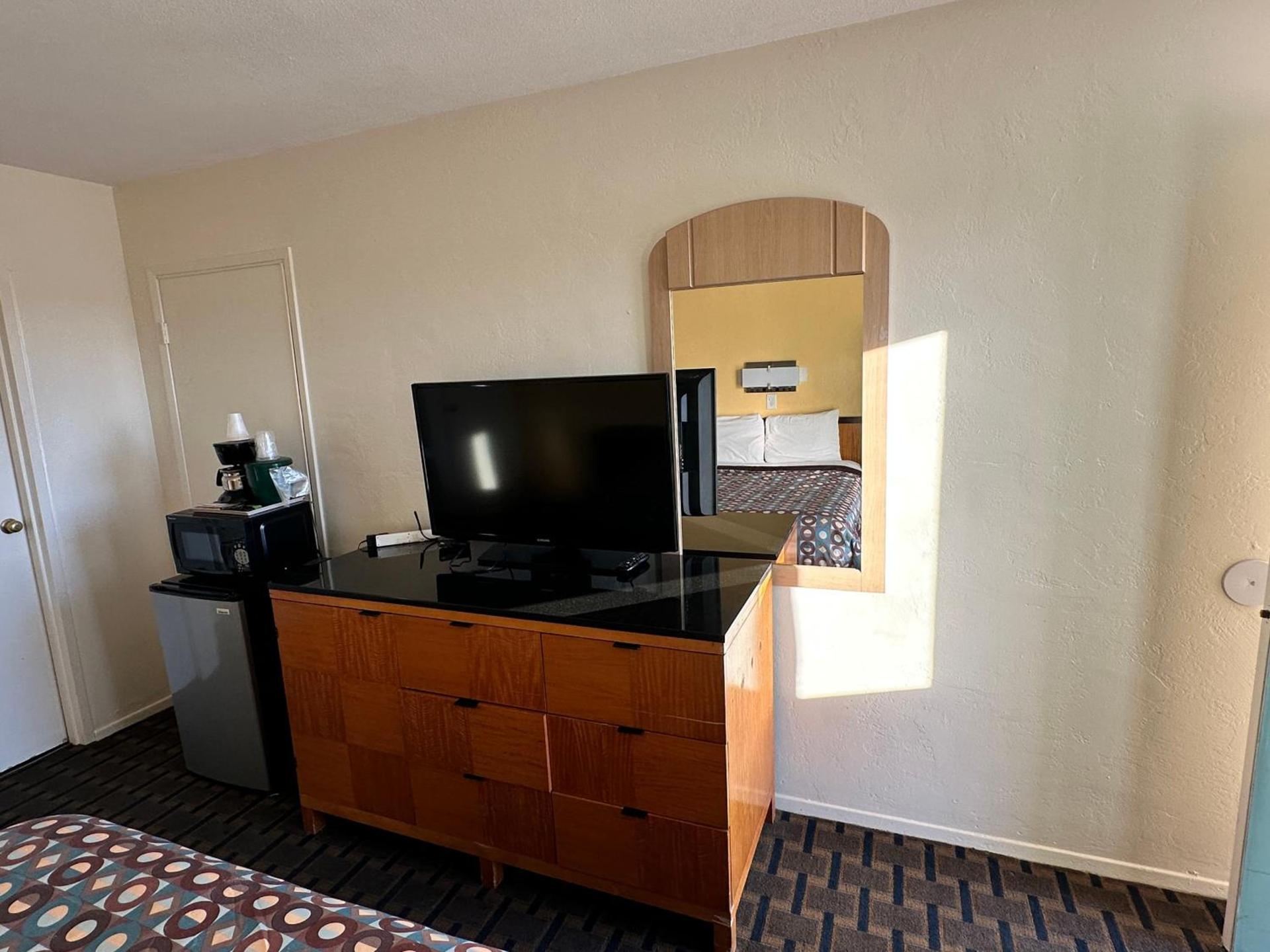 Ramblin Rose Motel photo 24