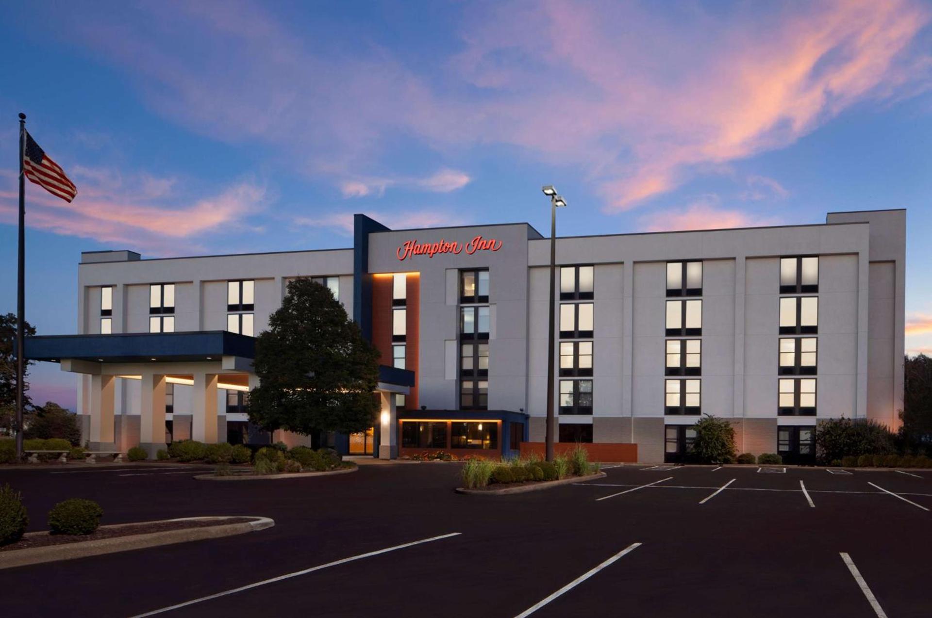 Hampton Inn Evansville photo 4