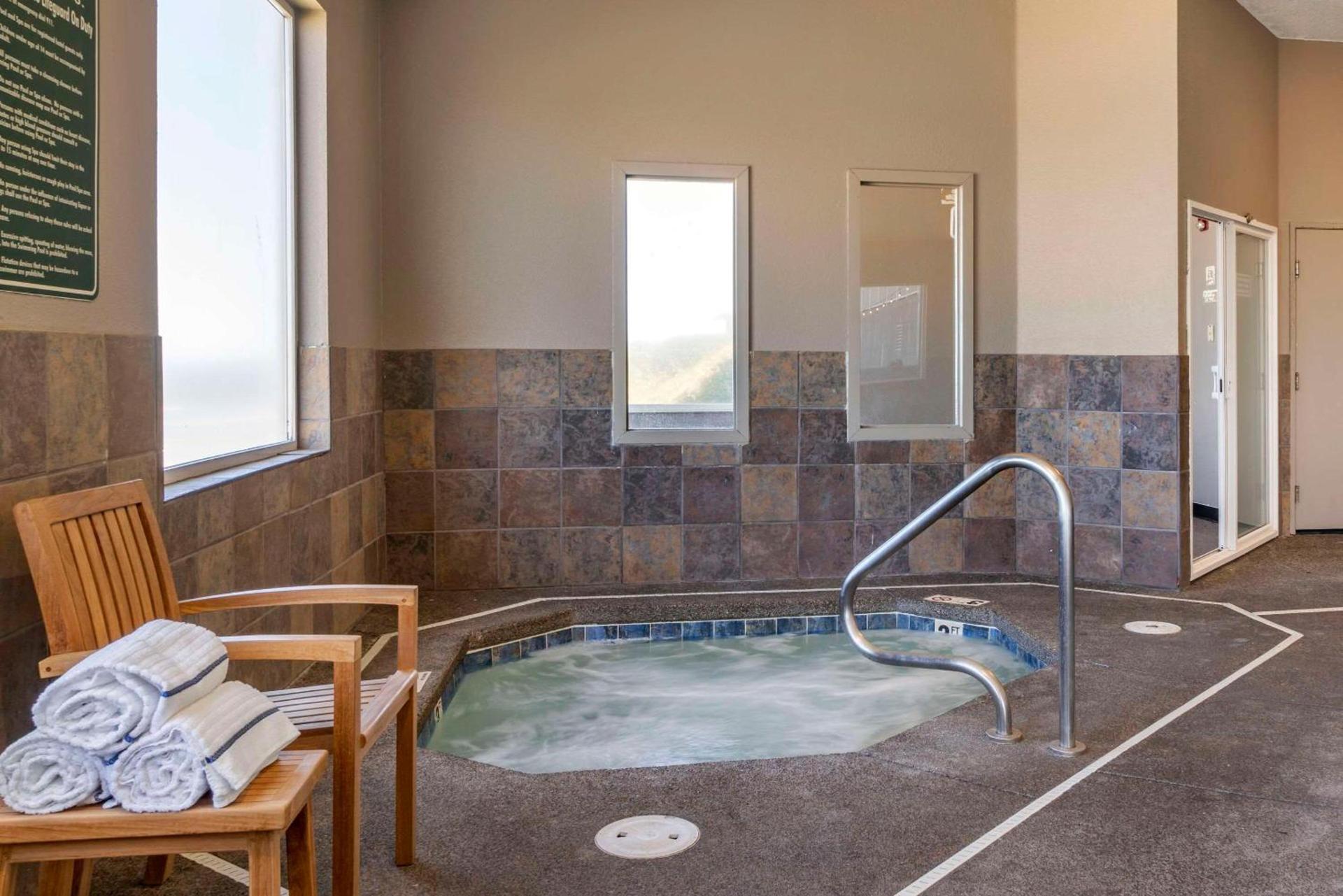 Elizabeth Oceanfront Suites, an Ascend Collection Hotel photo 21