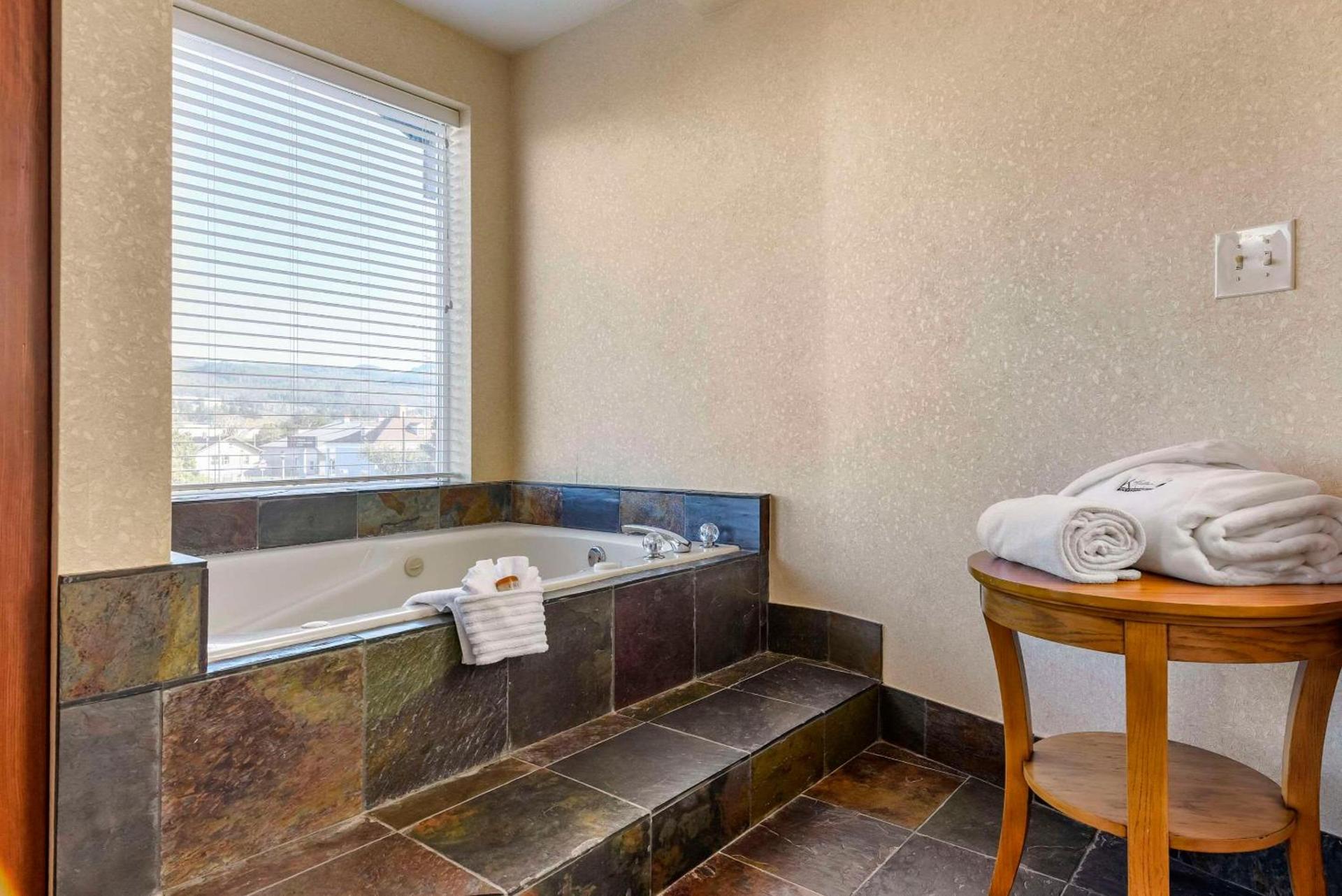 Kathryn Riverfront Inn, an Ascend Collection Hotel photo 21