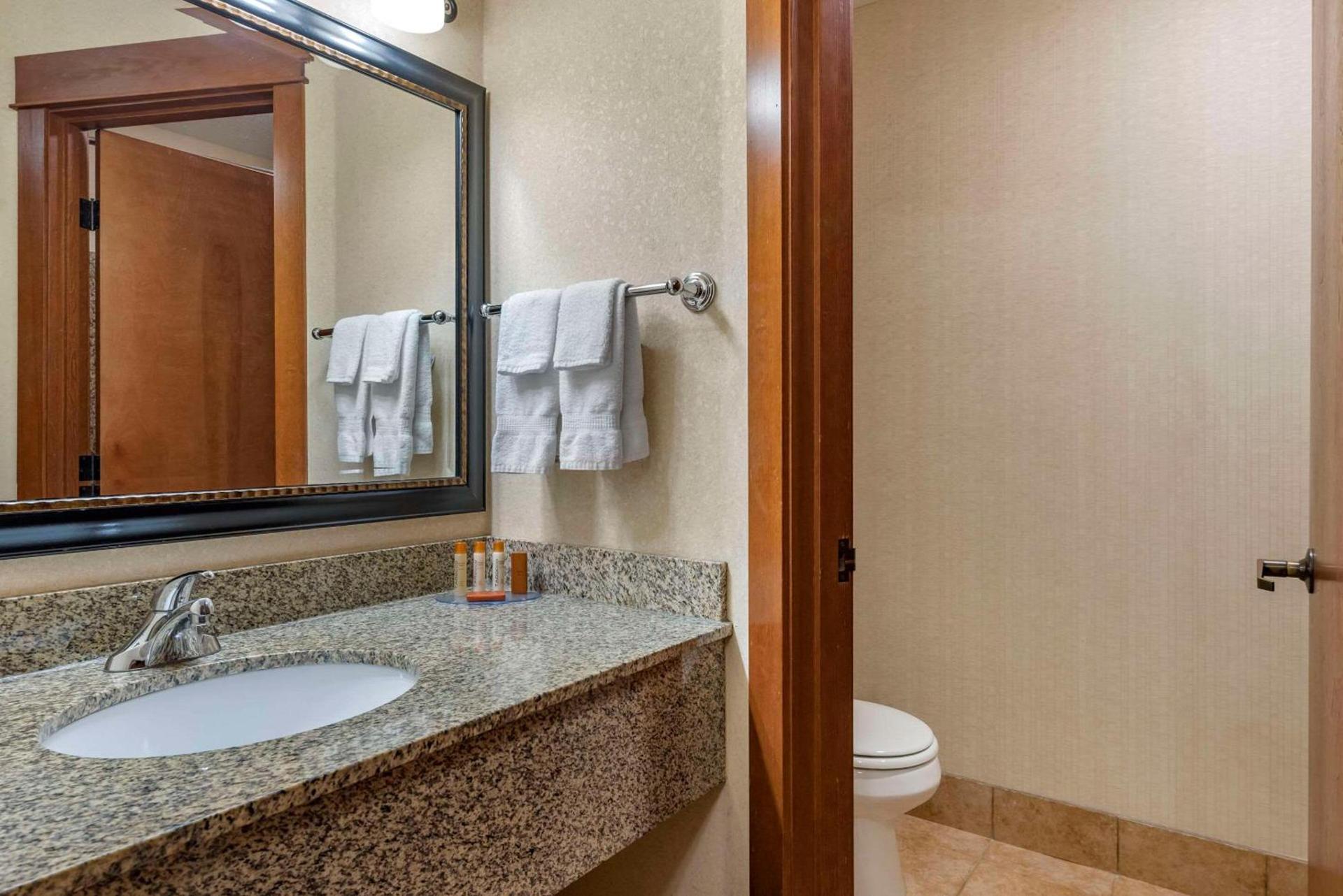 Kathryn Riverfront Inn, an Ascend Collection Hotel photo 26