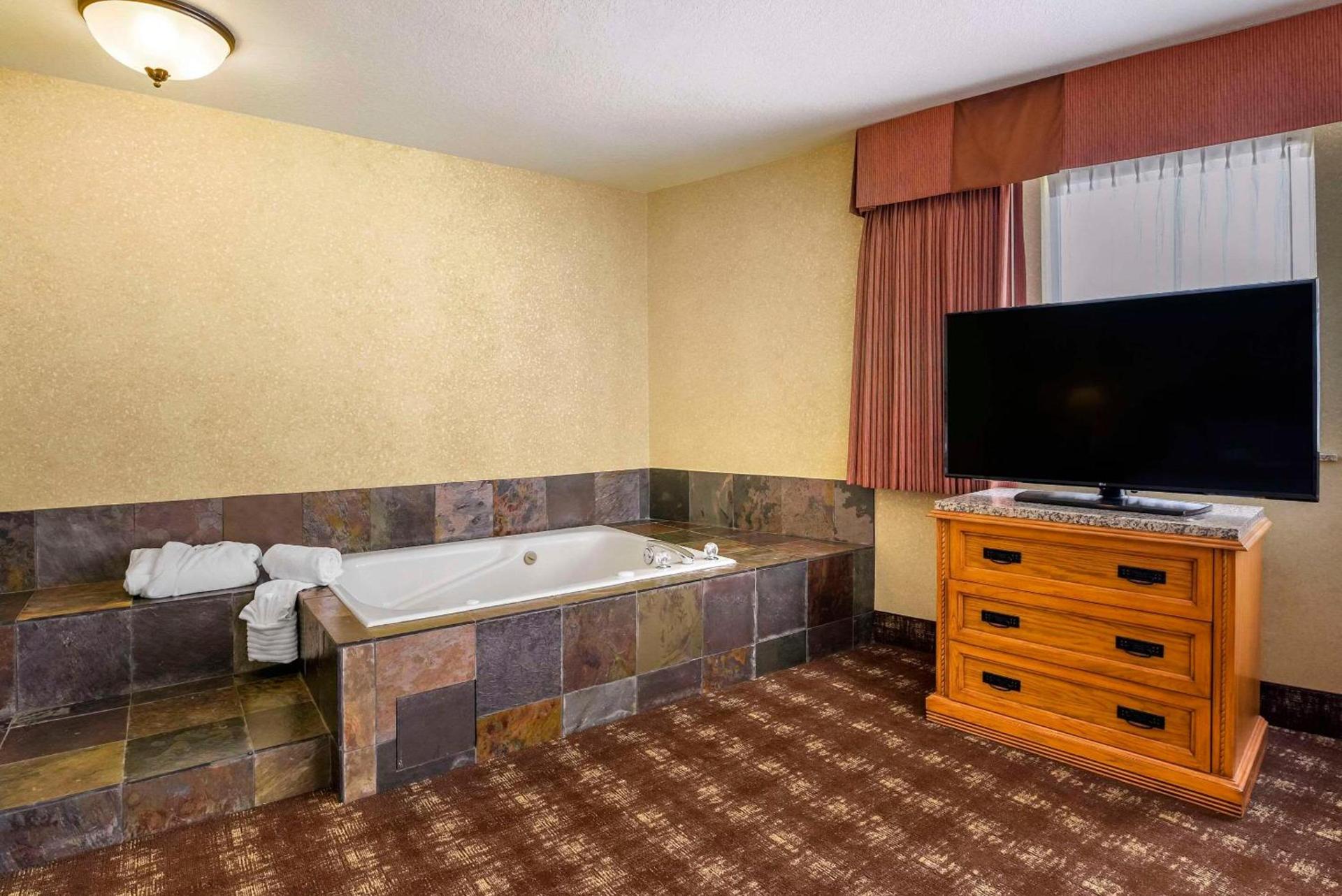 Kathryn Riverfront Inn, an Ascend Collection Hotel photo 29
