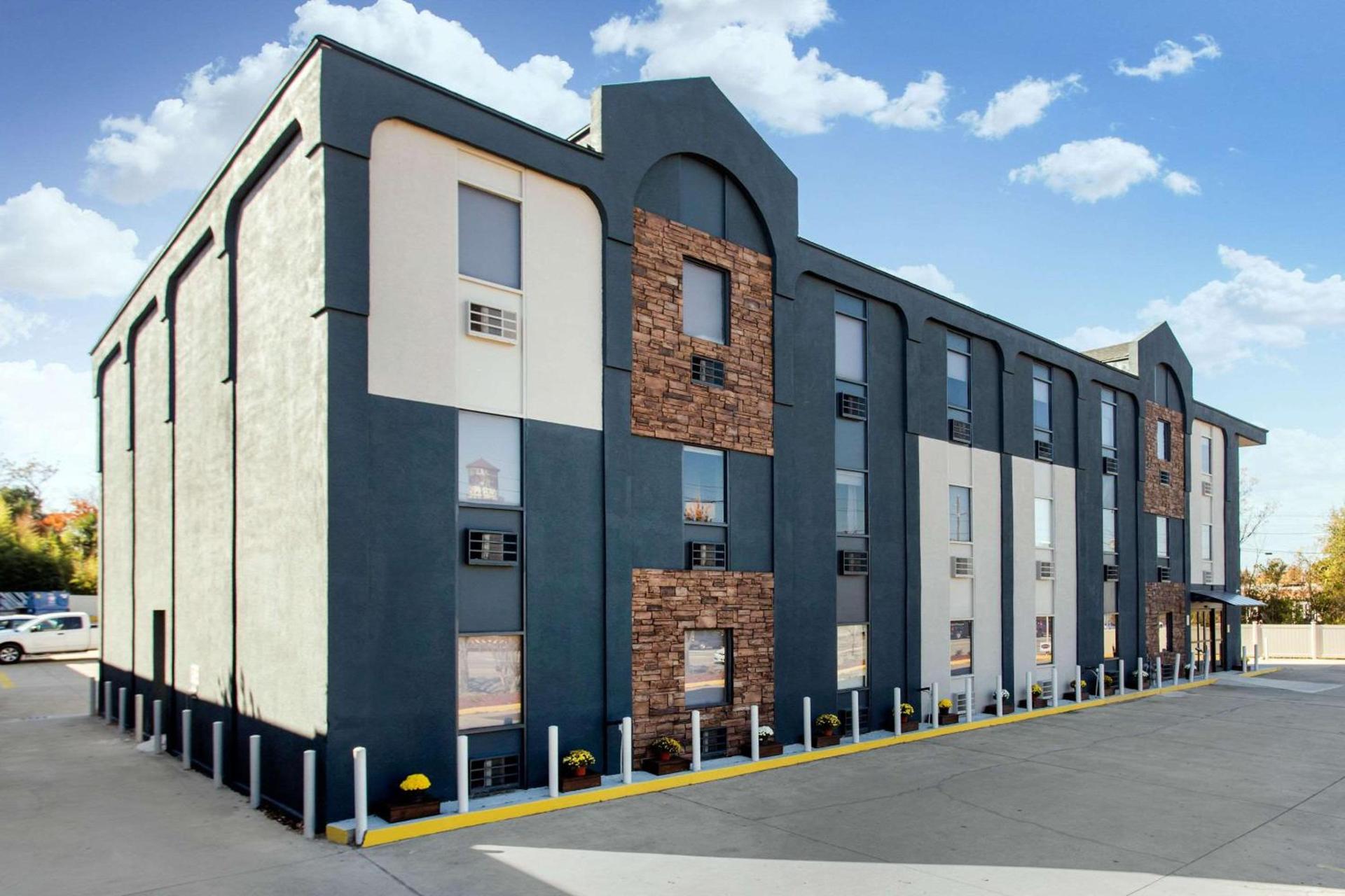 Gallus Stadium Park Inn, an Ascend Collection Hotel photo 1