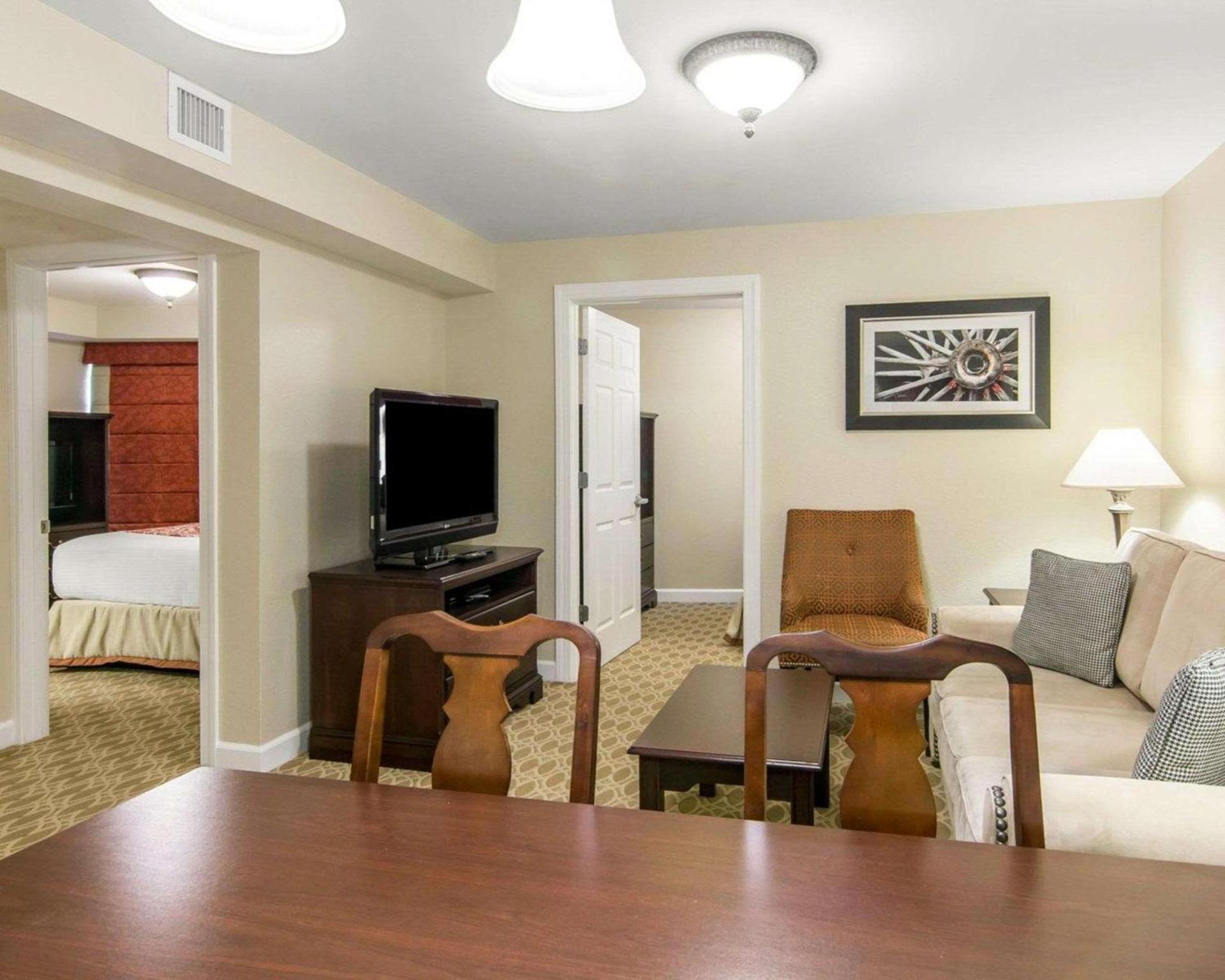 Bluegreen Vacations Patrick Henry Square, an Ascend Collection Resort photo 8